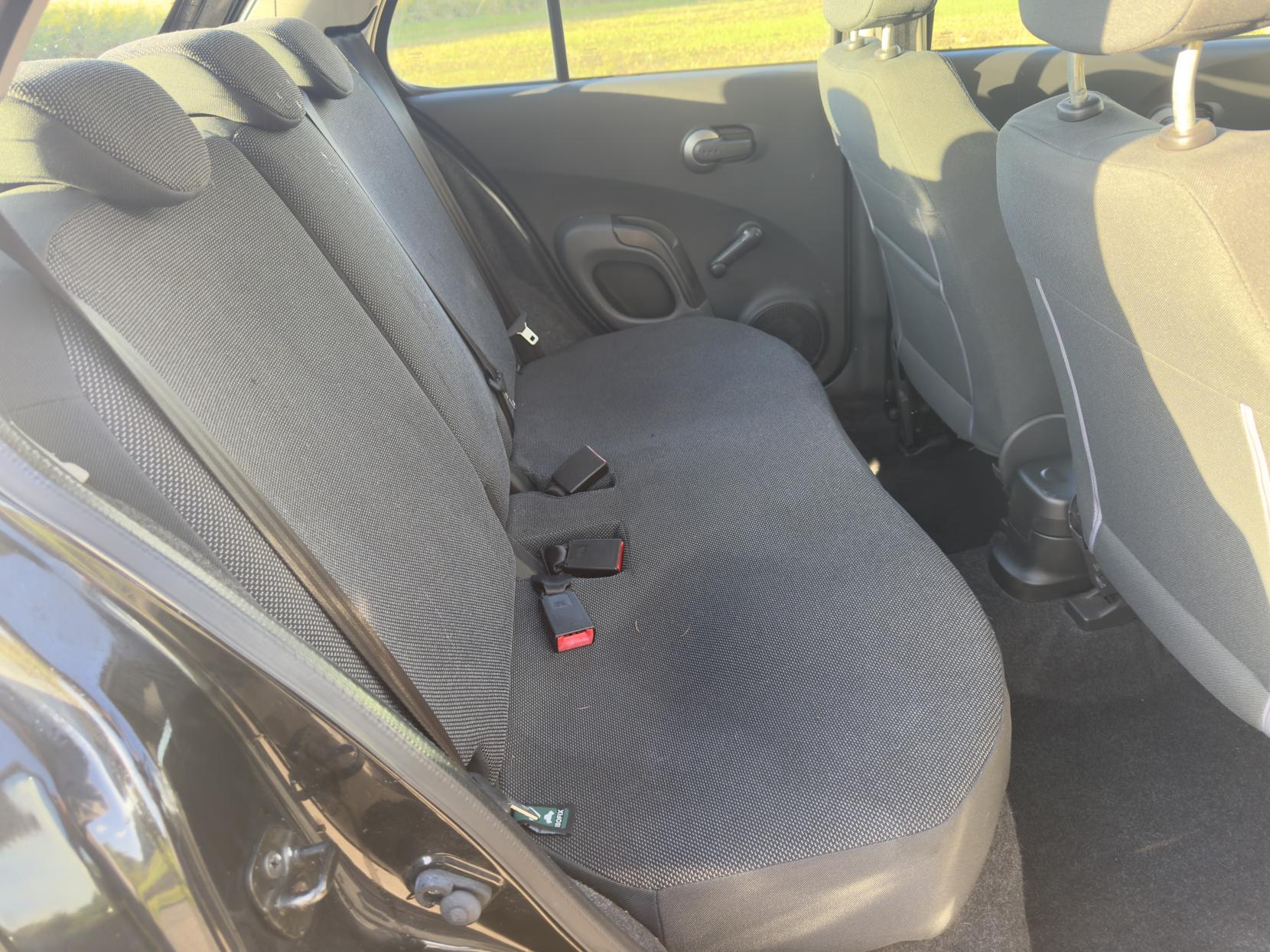 Nissan Micra 1.2 16v URBIS Hatchback 5dr Petrol Manual (161 g/km, 79 bhp)