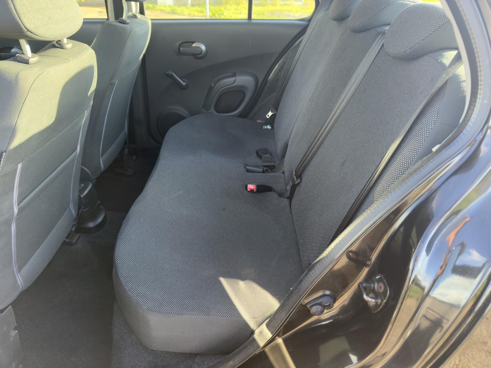 Nissan Micra 1.2 16v URBIS Hatchback 5dr Petrol Manual (161 g/km, 79 bhp)