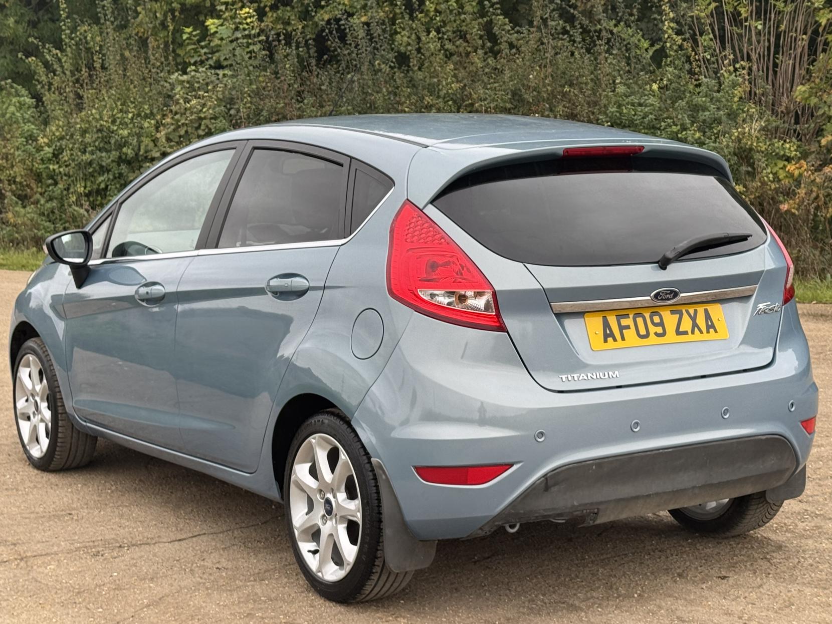 Ford Fiesta 1.4 Titanium Hatchback 5dr Petrol Manual (133 g/km, 94 bhp)