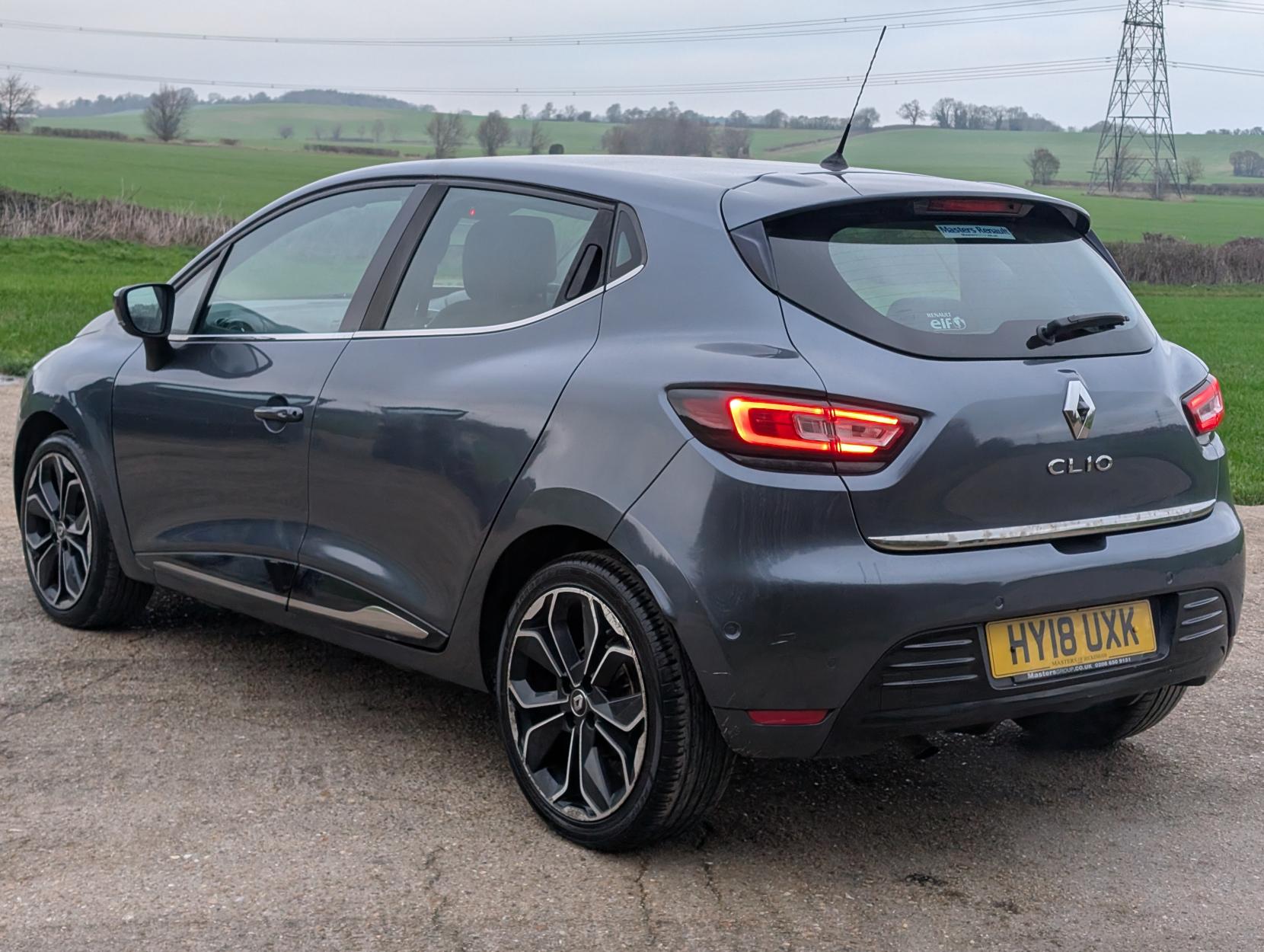 Renault Clio 0.9 TCe Signature Nav Hatchback 5dr Petrol Manual Euro 6 (s/s) (90 ps)