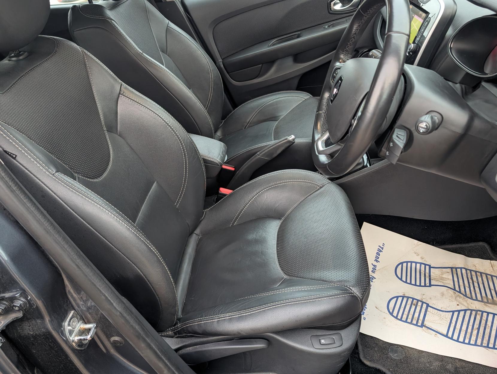 Renault Clio 0.9 TCe Signature Nav Hatchback 5dr Petrol Manual Euro 6 (s/s) (90 ps)