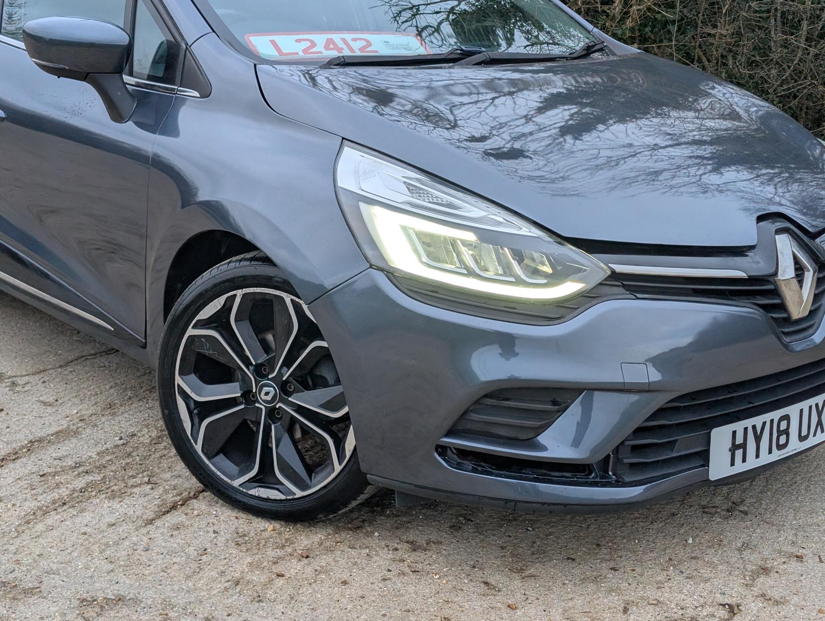 Renault Clio 0.9 TCe Signature Nav Hatchback 5dr Petrol Manual Euro 6 (s/s) (90 ps)