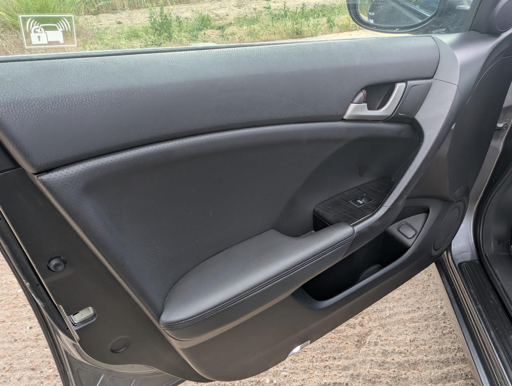 Honda Accord 2.0 i-VTEC EX Saloon 4dr Petrol Auto Euro 5 (156 ps)