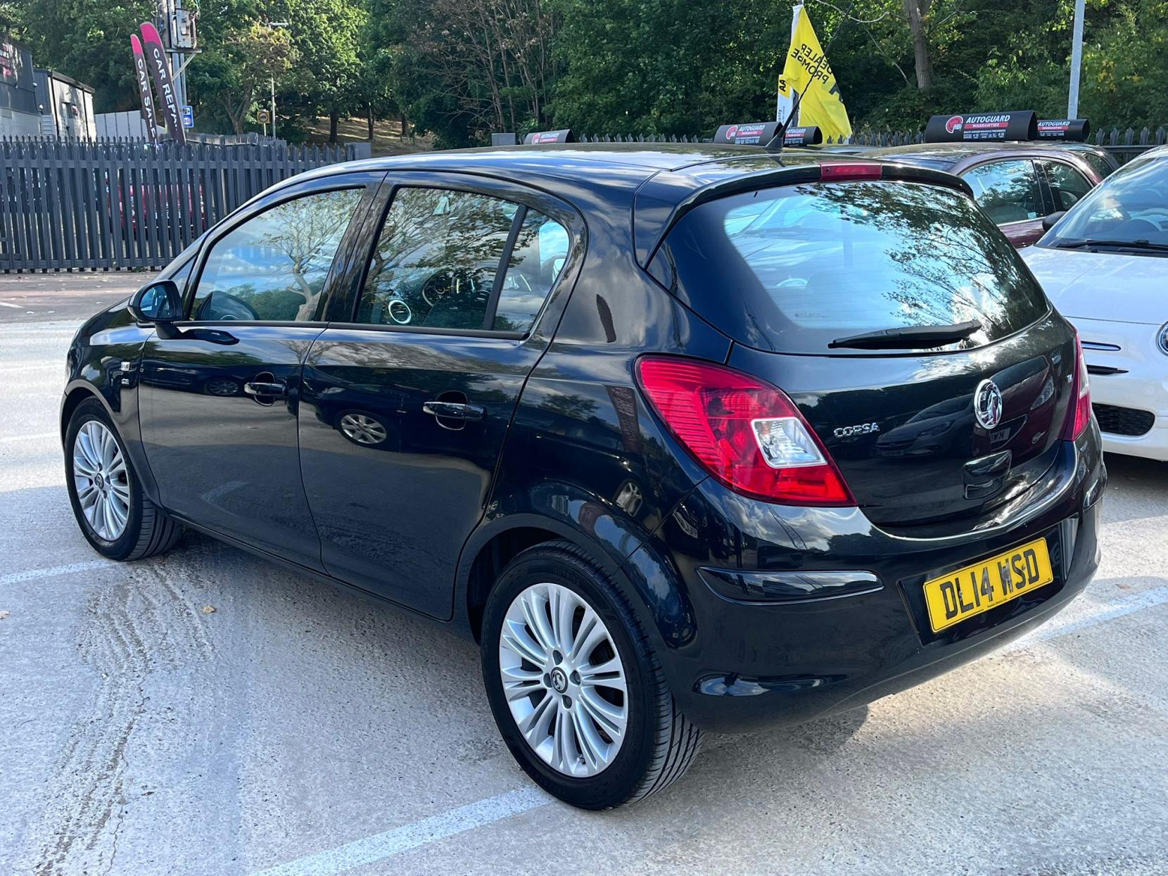 Vauxhall Corsa 1.4 16V SE Hatchback 5dr Petrol Manual Wide Ratio Euro 5 (100 ps)