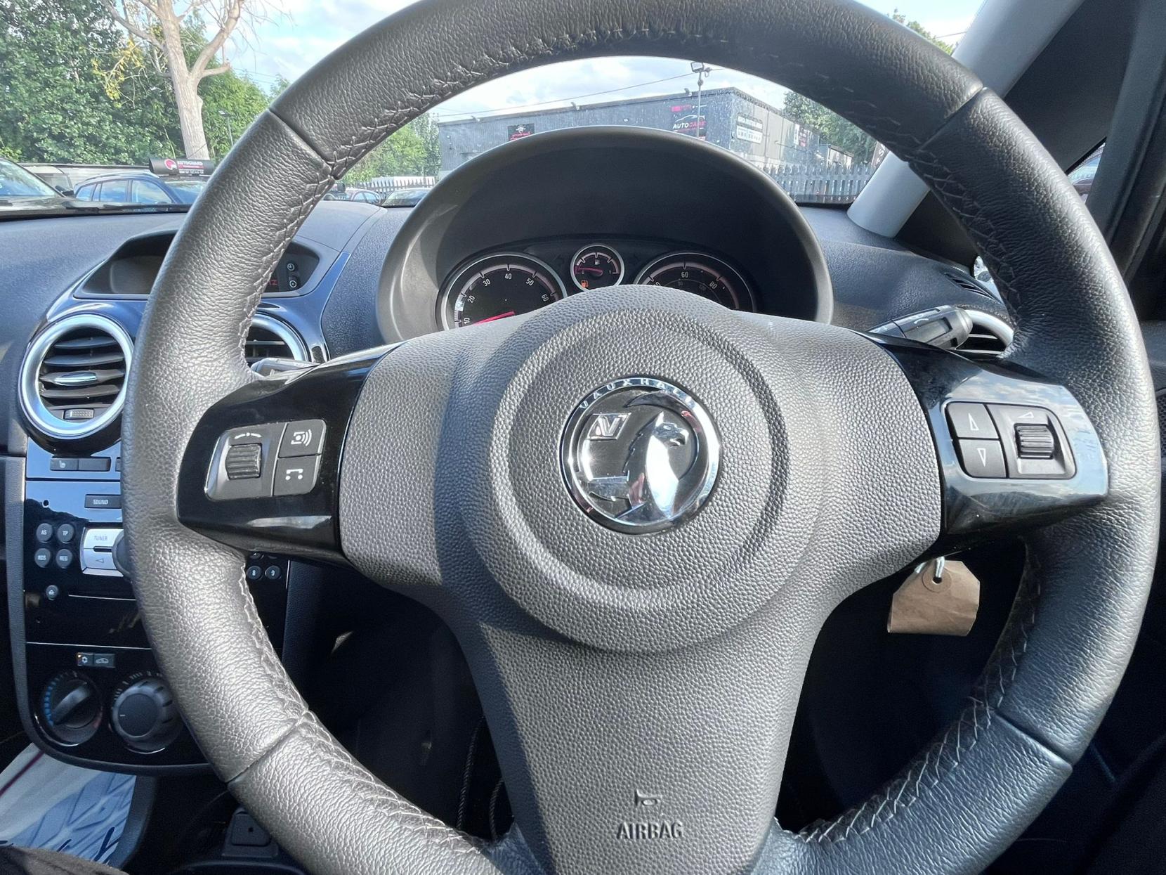 Vauxhall Corsa 1.4 16V SE Hatchback 5dr Petrol Manual Wide Ratio Euro 5 (100 ps)