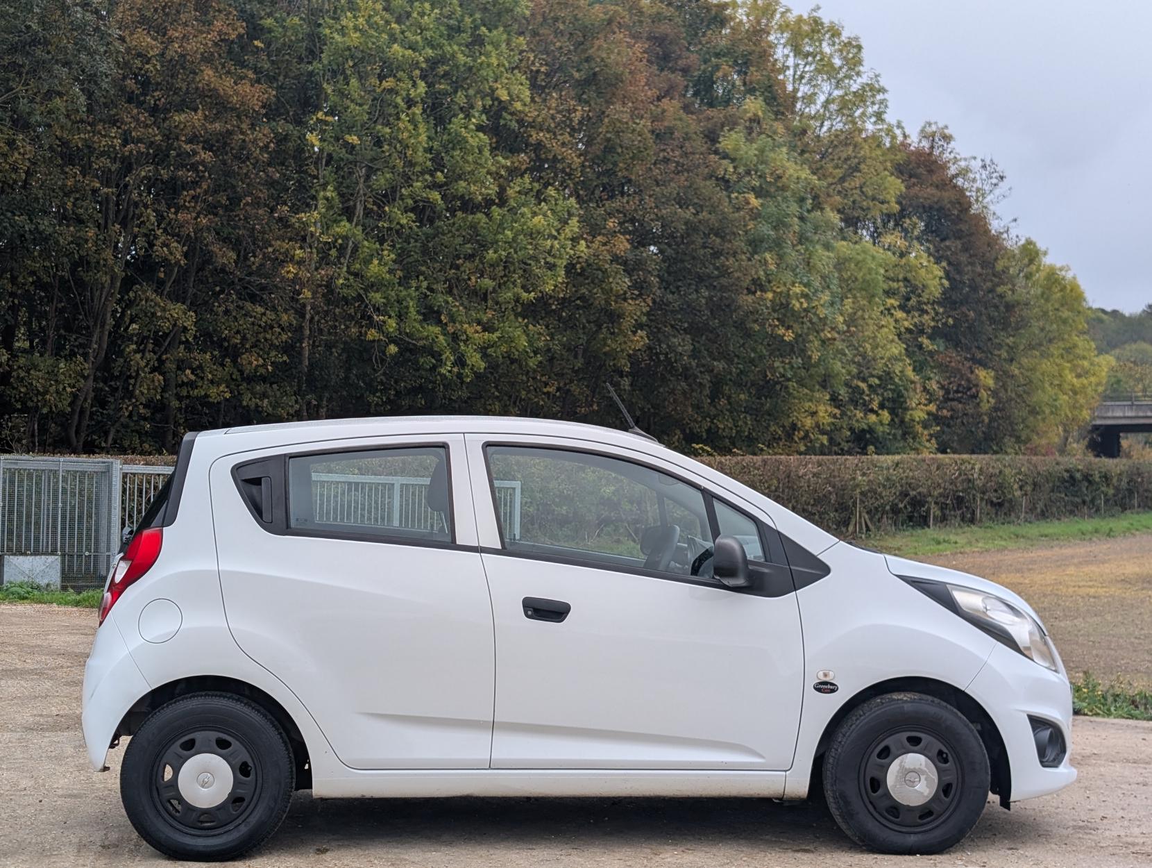 Chevrolet Spark 1.0i LS Hatchback 5dr Petrol Manual Euro 5 (Non a/c) (68 ps)