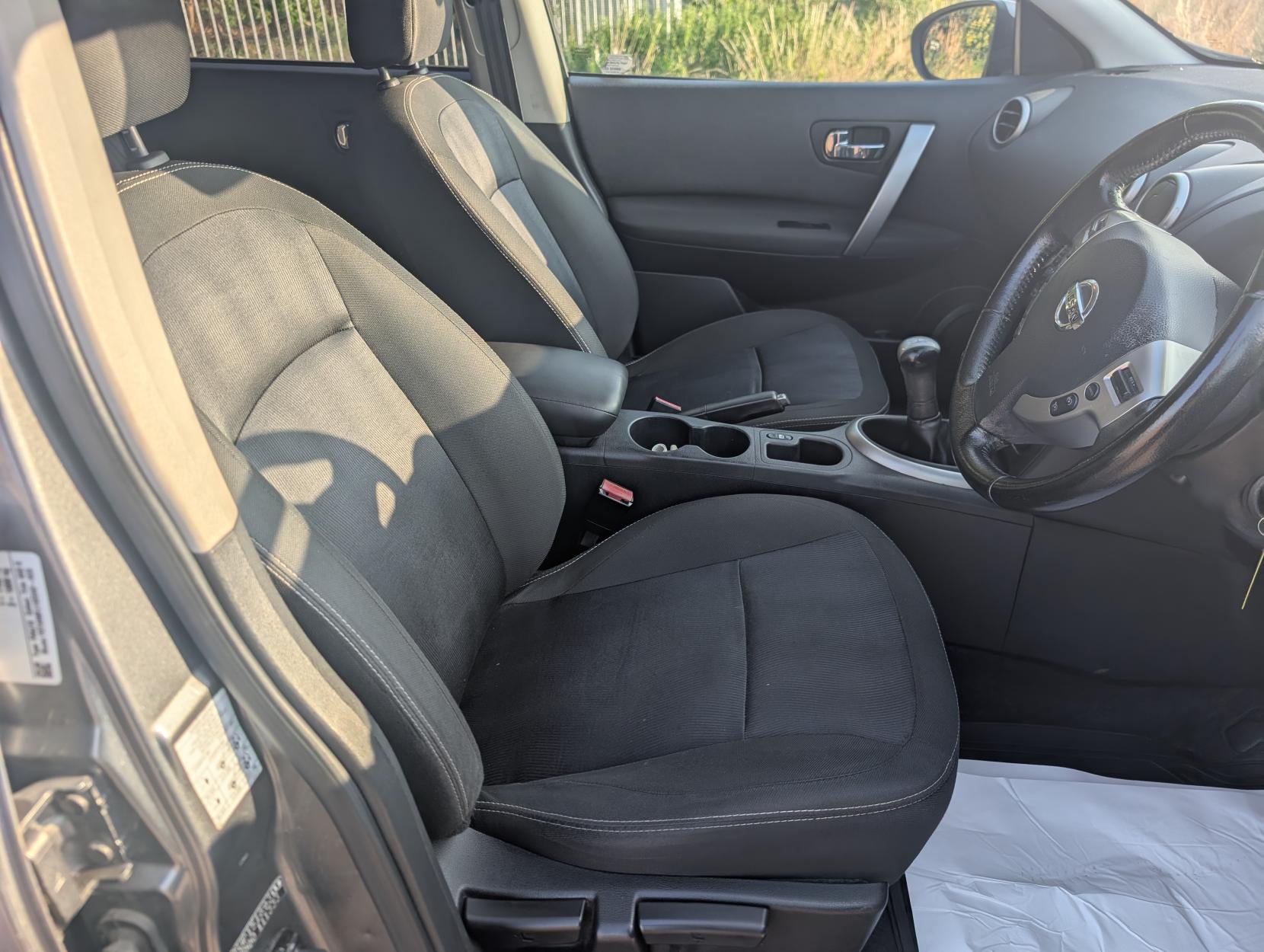 Nissan Qashqai 1.6 n-tec+ SUV 5dr Petrol Manual 2WD Euro 5 (117 ps)