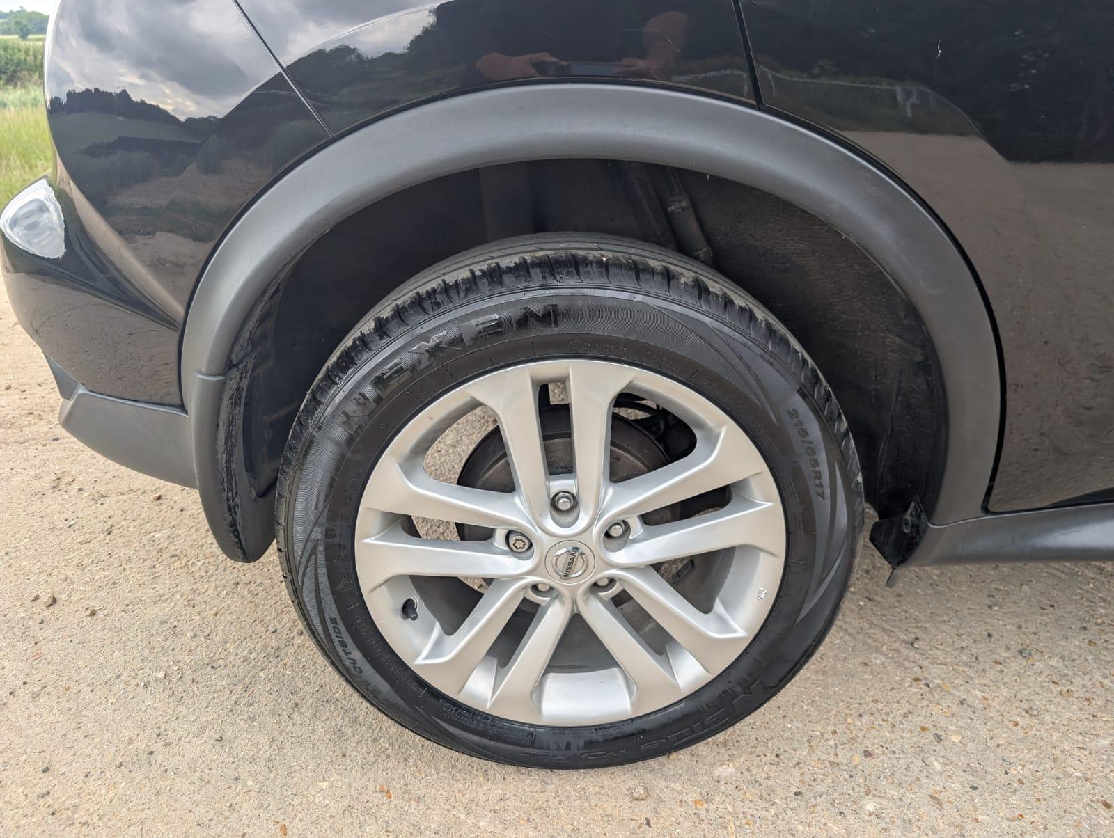 Nissan Juke 1.6 N-Connecta SUV 5dr Petrol XTRON Euro 6 (117 ps)
