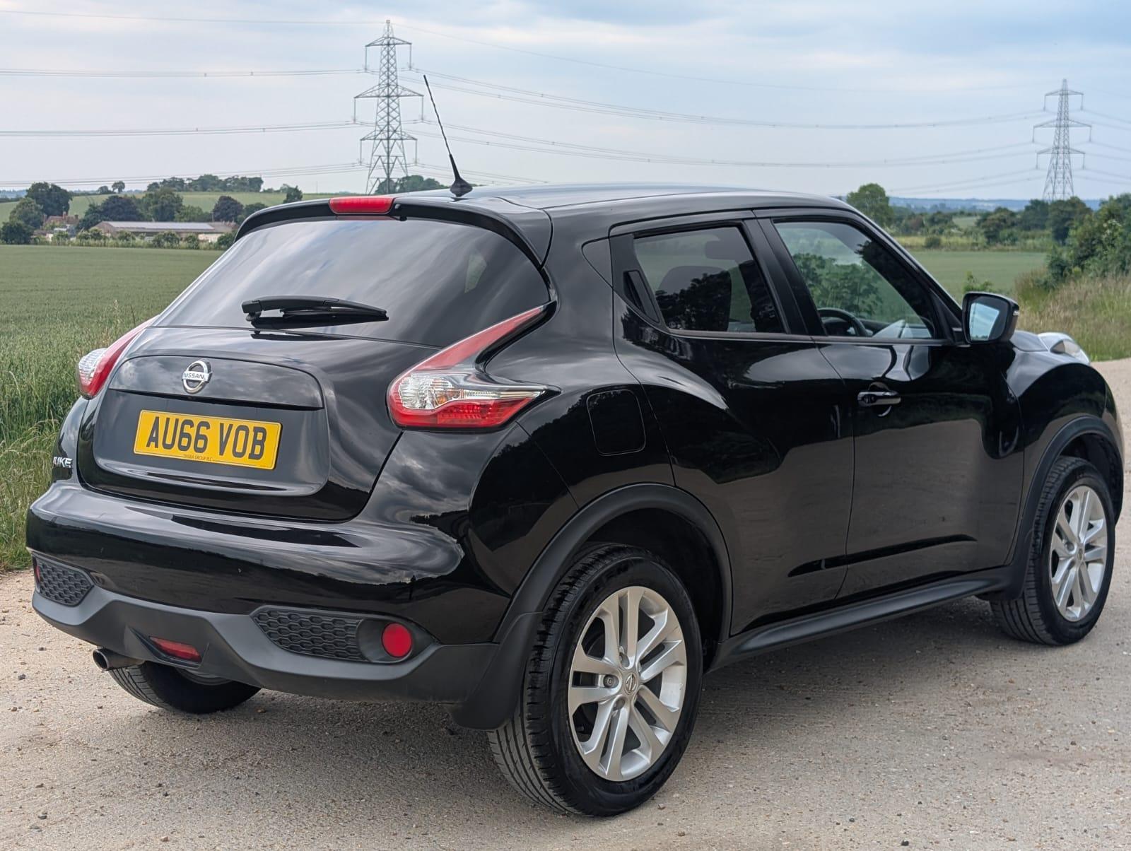 Nissan Juke 1.6 N-Connecta SUV 5dr Petrol XTRON Euro 6 (117 ps)