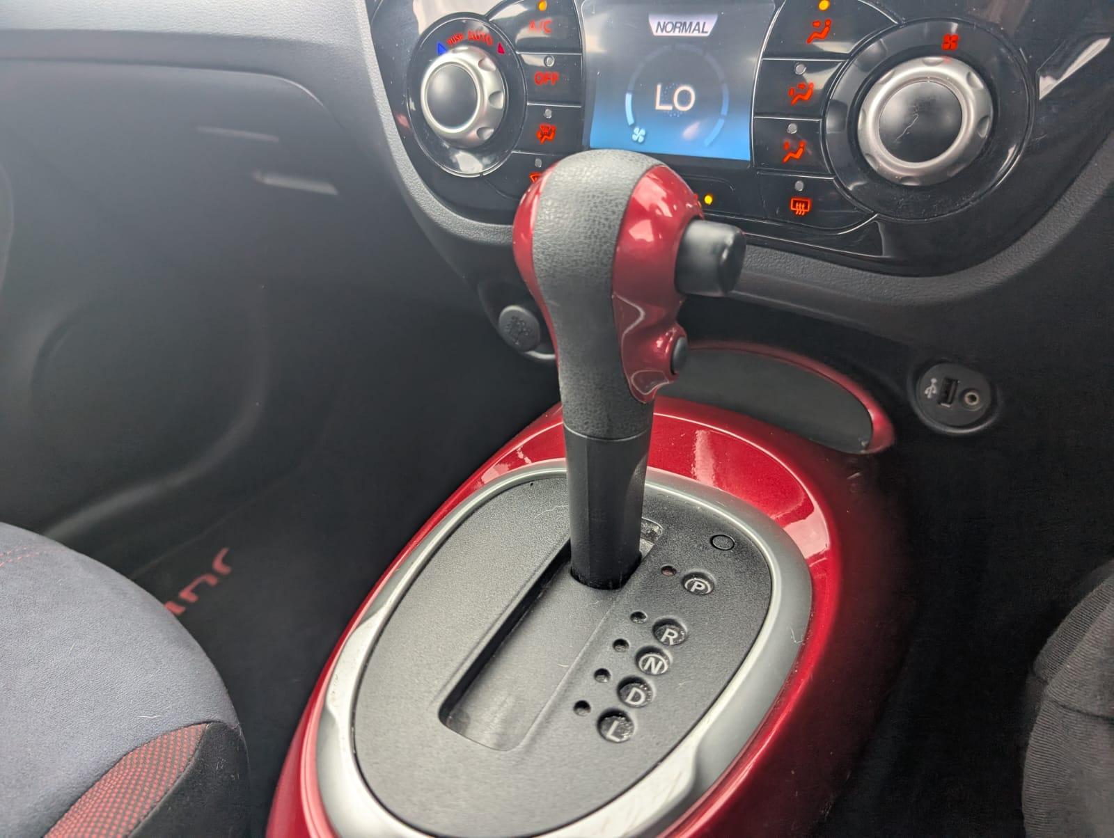 Nissan Juke 1.6 N-Connecta SUV 5dr Petrol XTRON Euro 6 (117 ps)