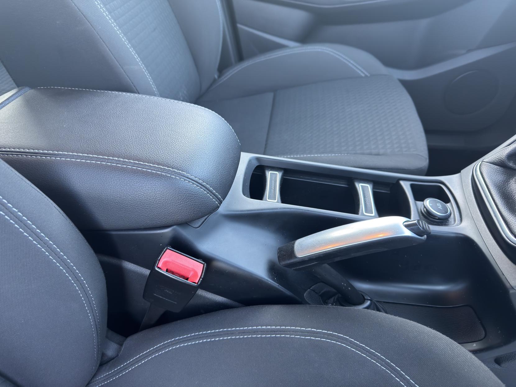 Ford C-Max 1.6 Ti-VCT Zetec MPV 5dr Petrol Manual Euro 6 (125 ps)