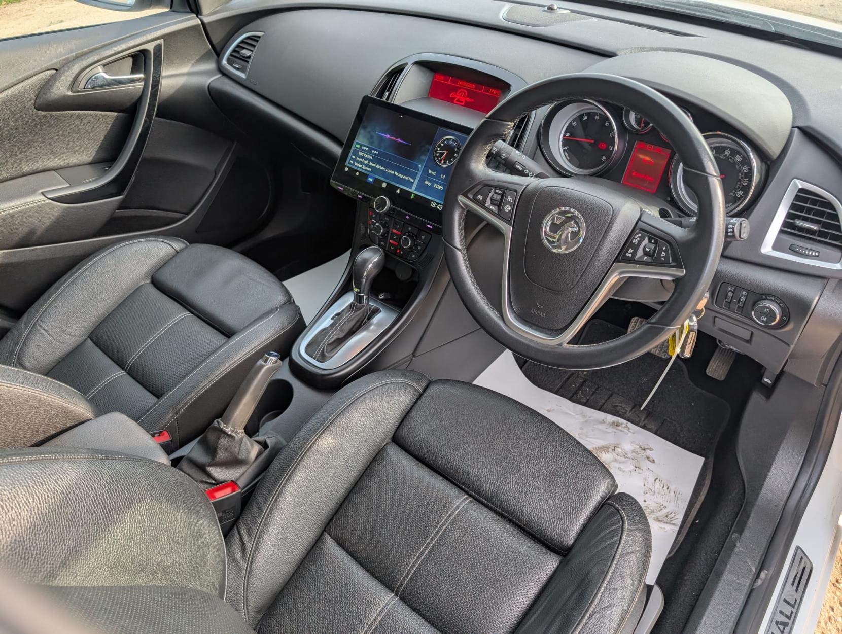 Vauxhall Astra 1.6 16v Elite Hatchback 5dr Petrol Auto Euro 5 (115 ps)