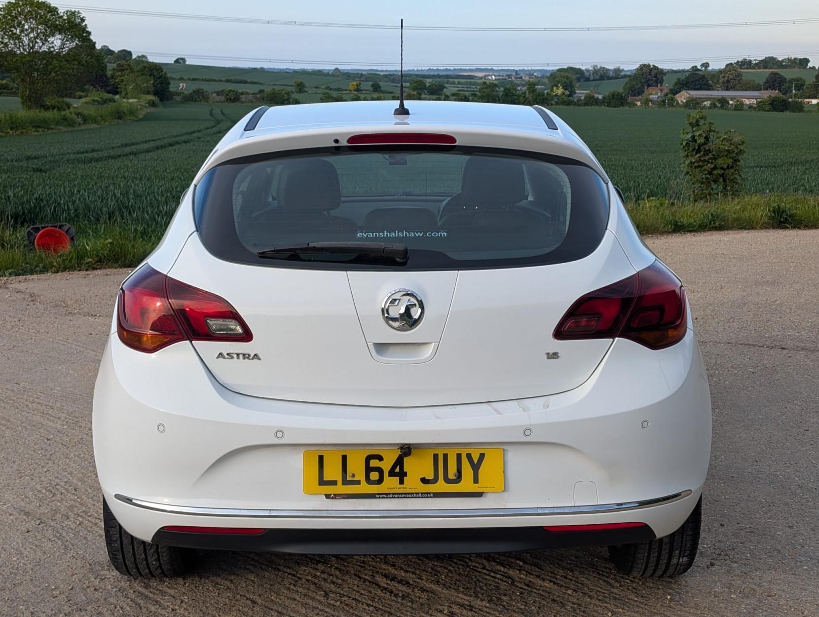 Vauxhall Astra 1.6 16v Elite Hatchback 5dr Petrol Auto Euro 5 (115 ps)