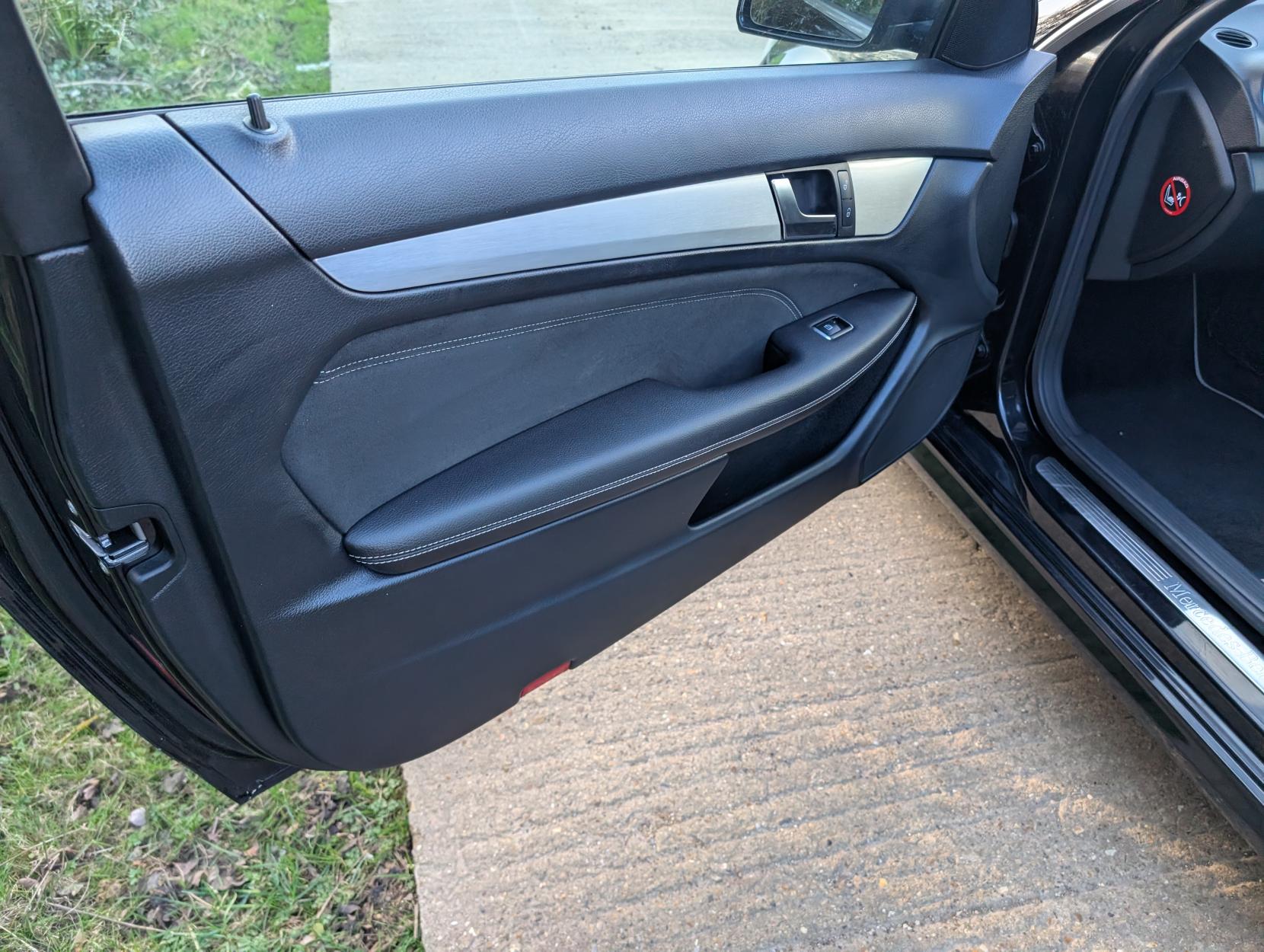 Mercedes-Benz C Class 2.1 C220 CDI AMG Sport Edition Coupe 2dr Diesel G-Tronic+ Euro 5 (s/s) (170 ps)