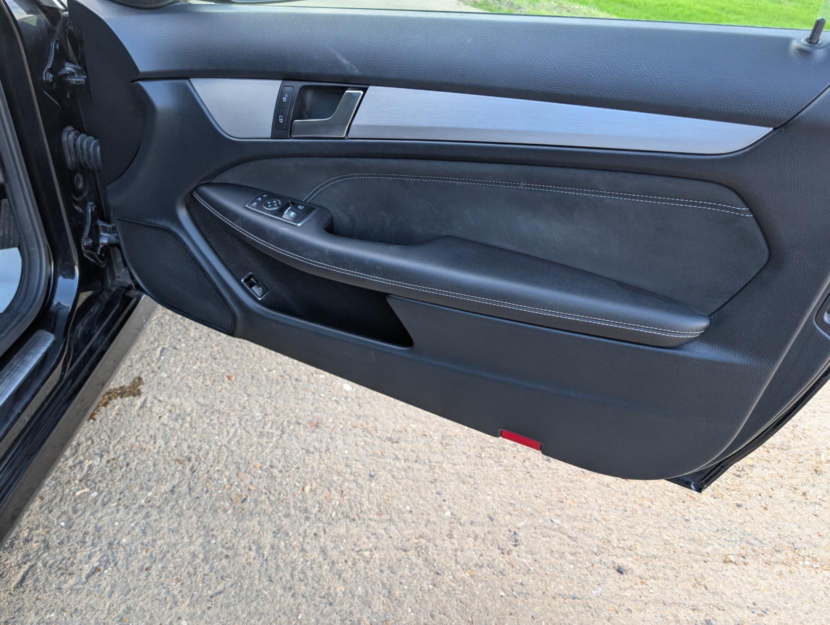 Mercedes-Benz C Class 2.1 C220 CDI AMG Sport Edition Coupe 2dr Diesel G-Tronic+ Euro 5 (s/s) (170 ps)