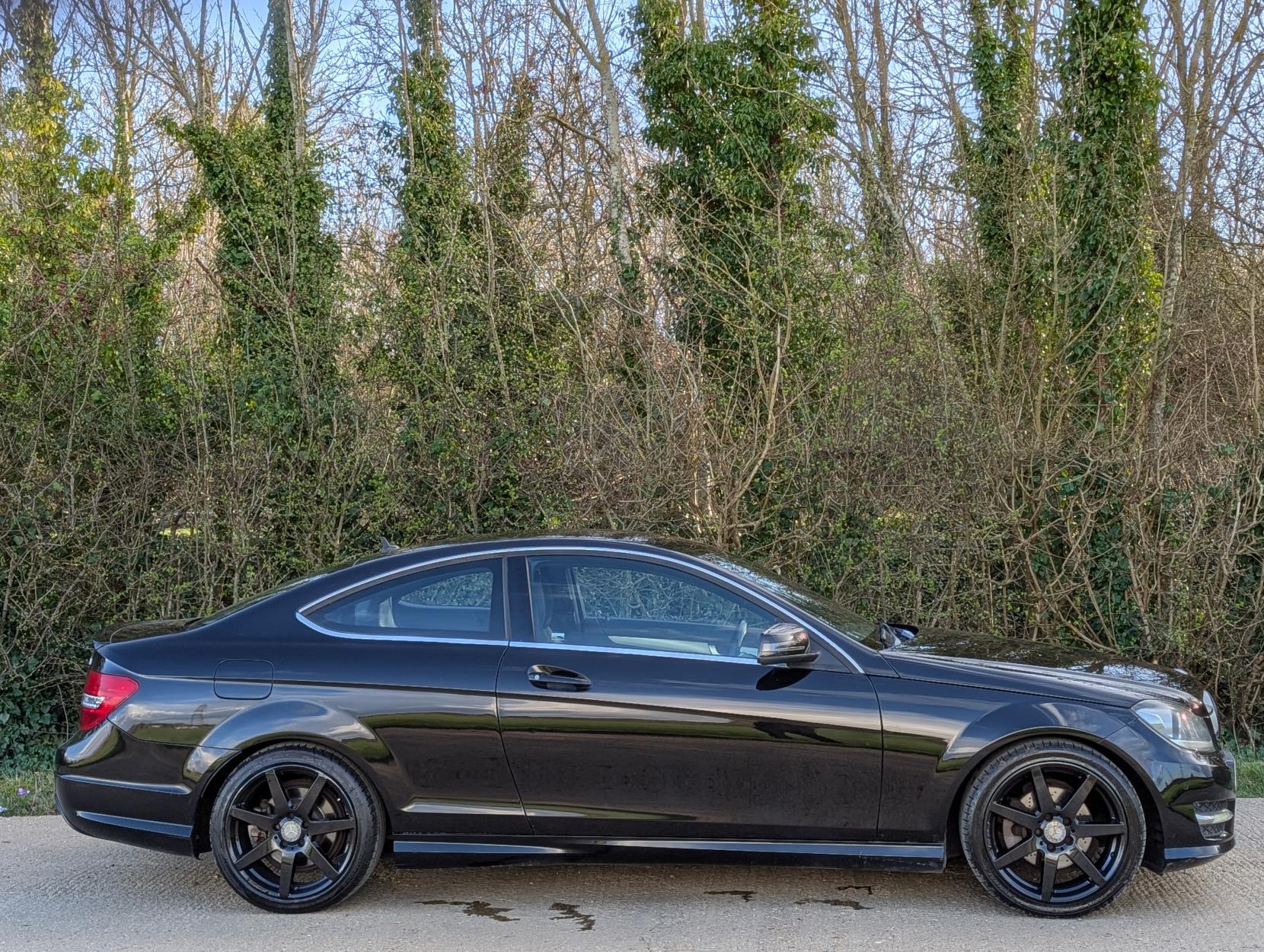 Mercedes-Benz C Class 2.1 C220 CDI AMG Sport Edition Coupe 2dr Diesel G-Tronic+ Euro 5 (s/s) (170 ps)