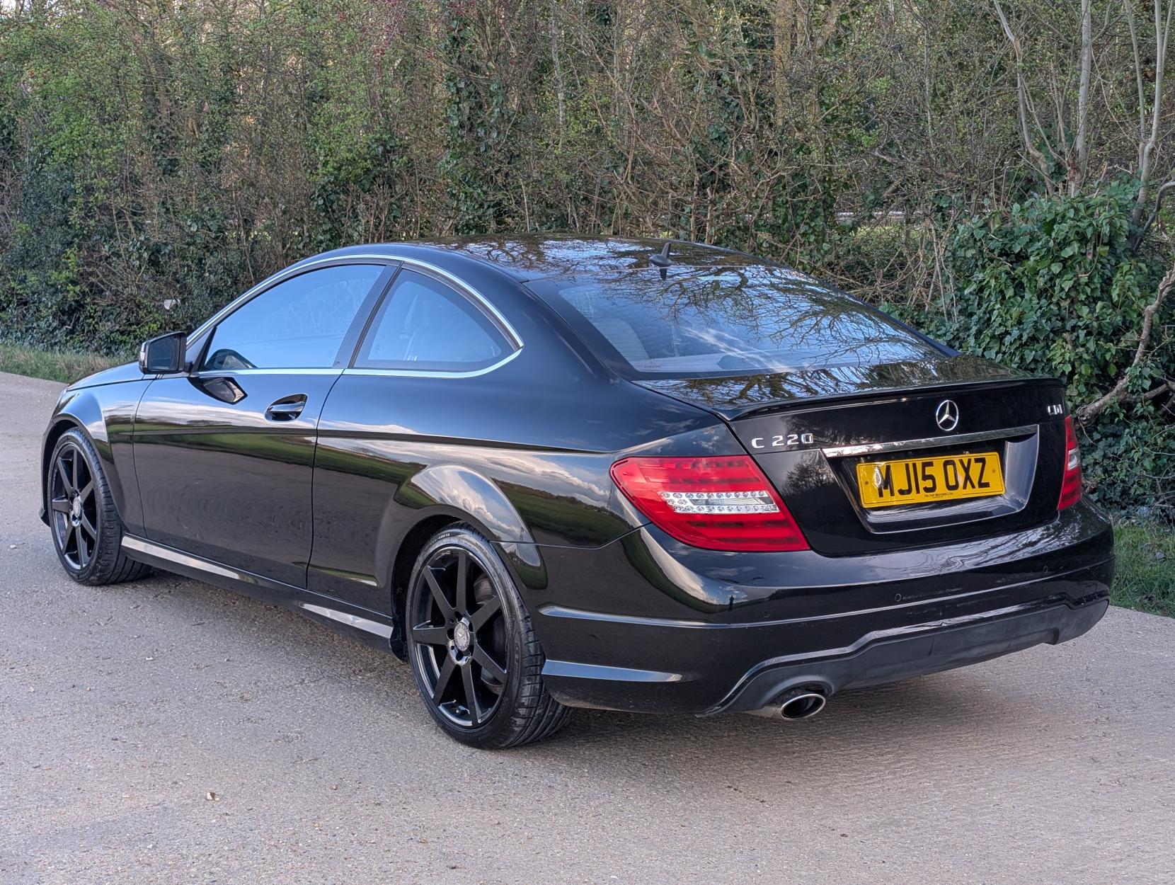 Mercedes-Benz C Class 2.1 C220 CDI AMG Sport Edition Coupe 2dr Diesel G-Tronic+ Euro 5 (s/s) (170 ps)