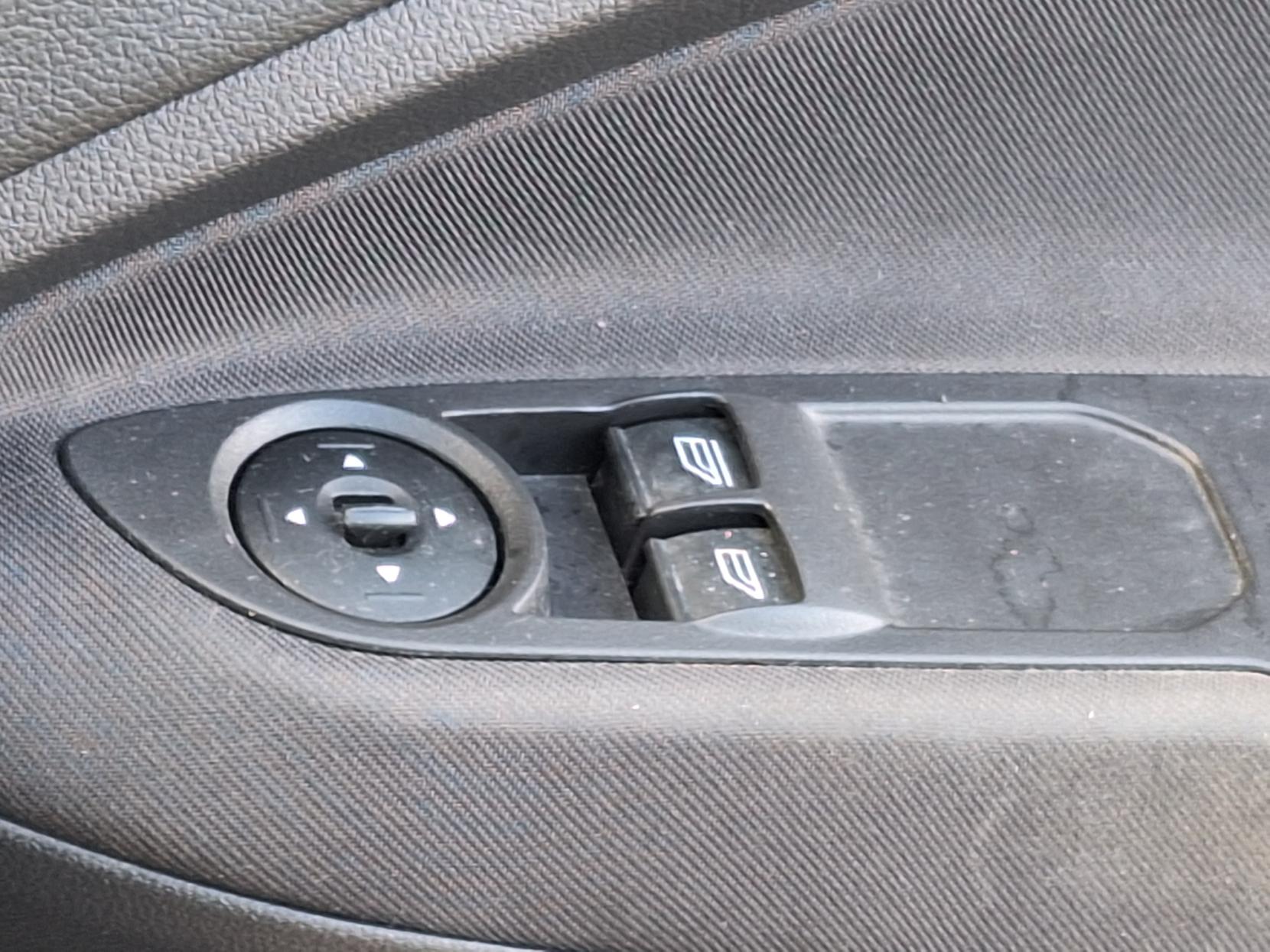 Ford C-Max 1.6 Ti-VCT Zetec MPV 5dr Petrol Manual Euro 6 (125 ps)