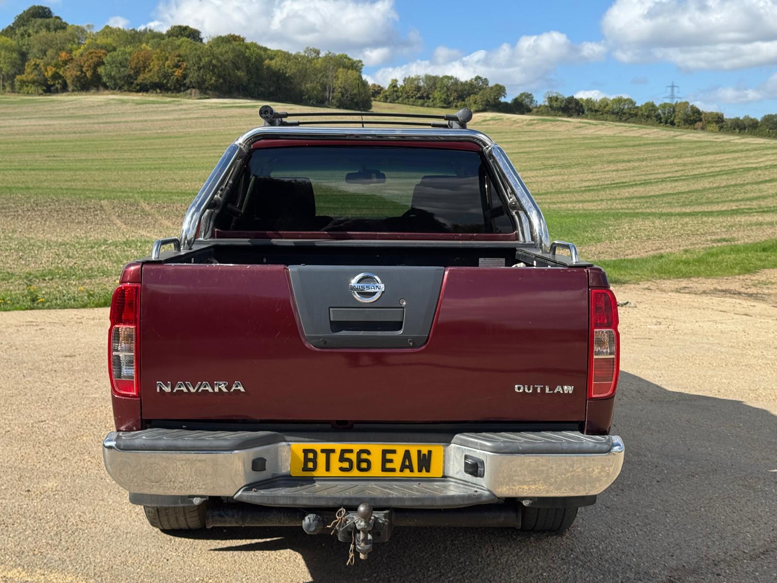 Nissan Navara 2.5 dCi Outlaw Pickup 4dr Diesel Manual (264 g/km, 169 bhp)