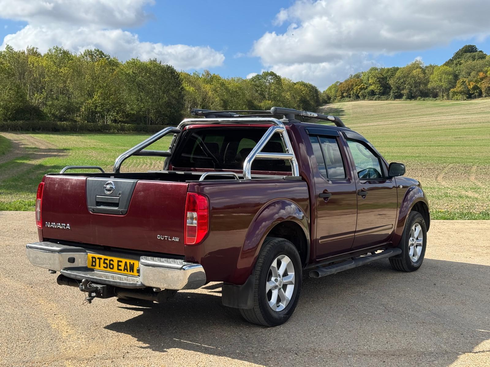 Nissan Navara 2.5 dCi Outlaw Pickup 4dr Diesel Manual (264 g/km, 169 bhp)