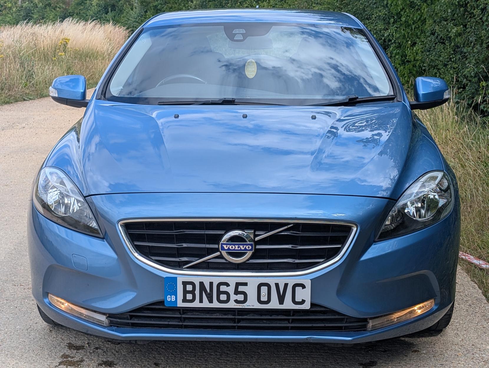 Volvo V40 2.0 T2 ES Hatchback 5dr Petrol Manual Euro 6 (s/s) (122 ps)