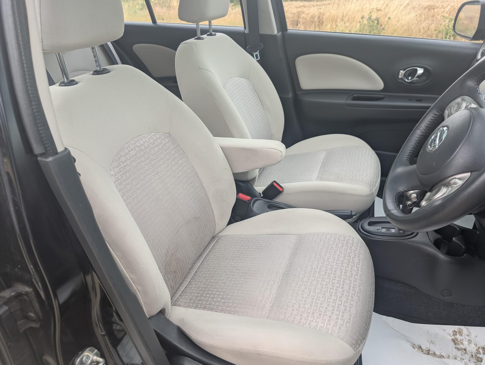 Nissan Micra 1.2 DIG-S Tekna Hatchback 5dr Petrol CVT Euro 5 (s/s) (98 ps)