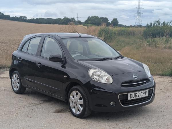 Nissan Micra 1.2 DIG-S Tekna Hatchback 5dr Petrol CVT Euro 5 (s/s) (98 ps)