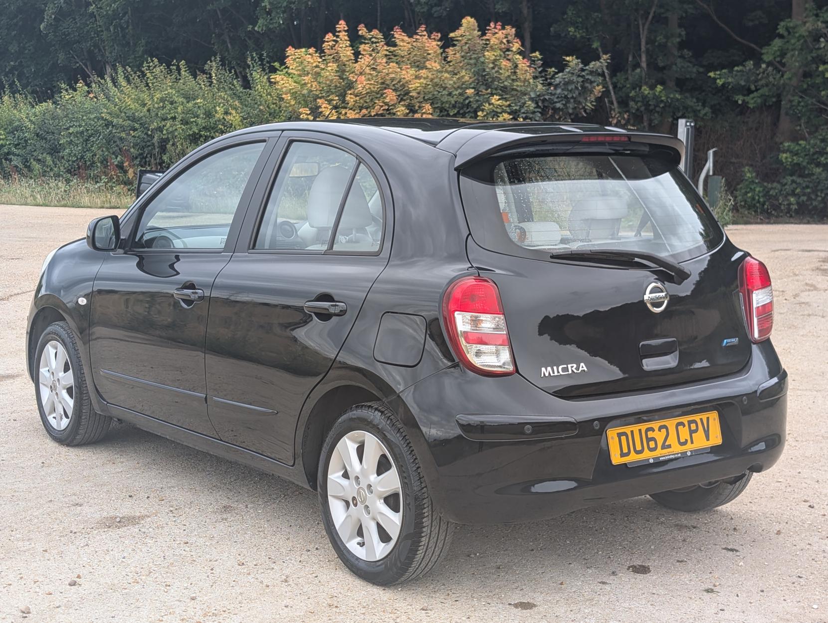 Nissan Micra 1.2 DIG-S Tekna Hatchback 5dr Petrol CVT Euro 5 (s/s) (98 ps)