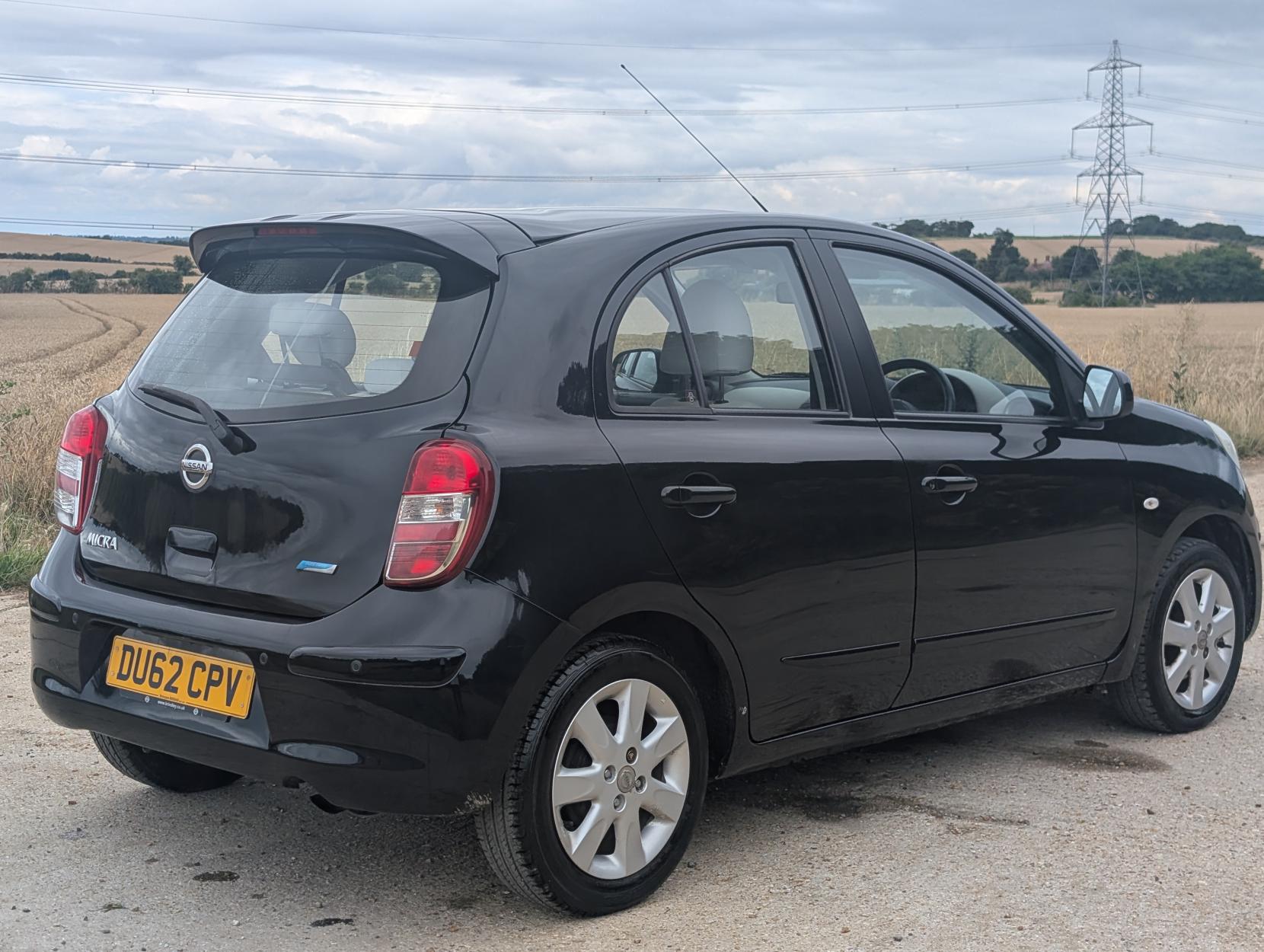 Nissan Micra 1.2 DIG-S Tekna Hatchback 5dr Petrol CVT Euro 5 (s/s) (98 ps)