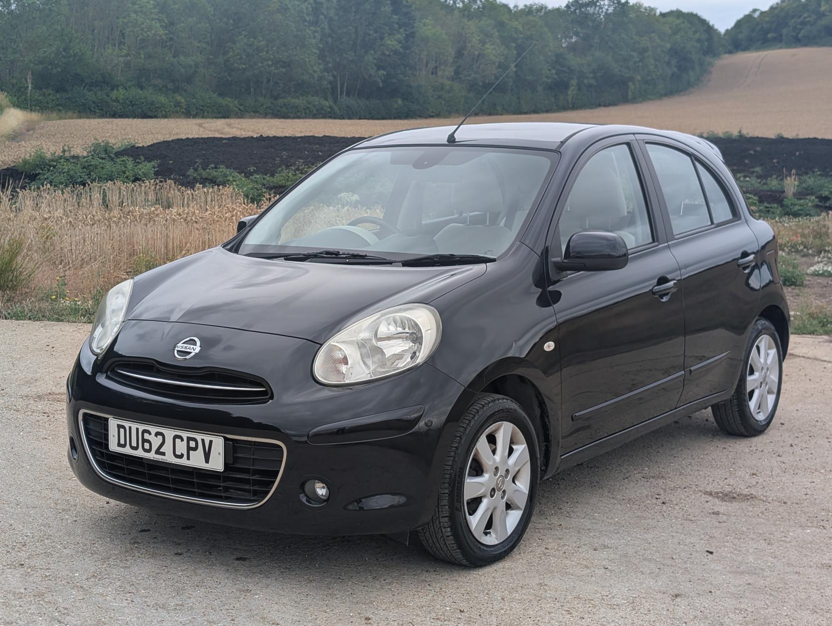 Nissan Micra 1.2 DIG-S Tekna Hatchback 5dr Petrol CVT Euro 5 (s/s) (98 ps)