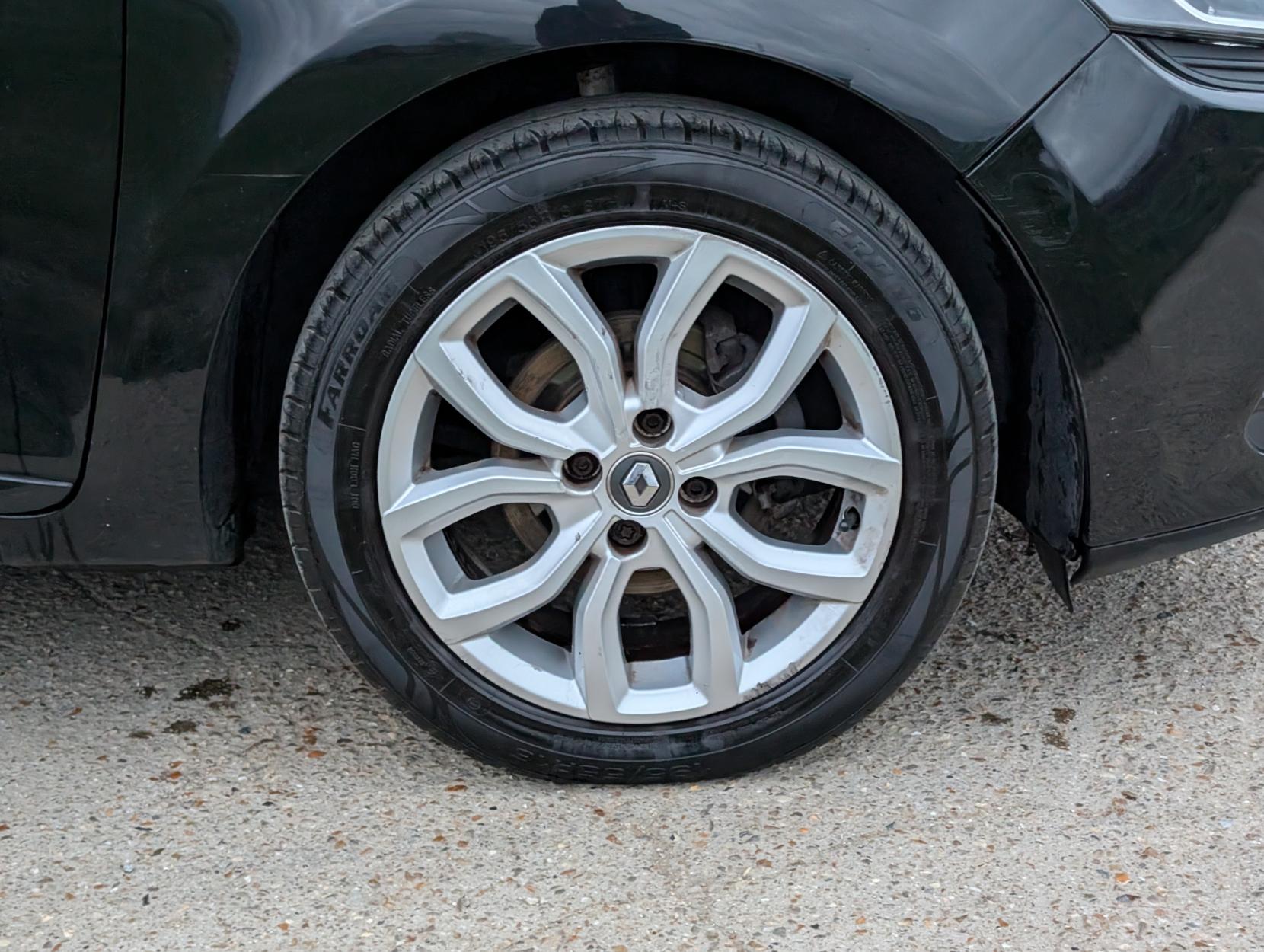 Renault Clio 1.2 16V Dynamique Nav Hatchback 5dr Petrol Manual Euro 6 (75 ps)