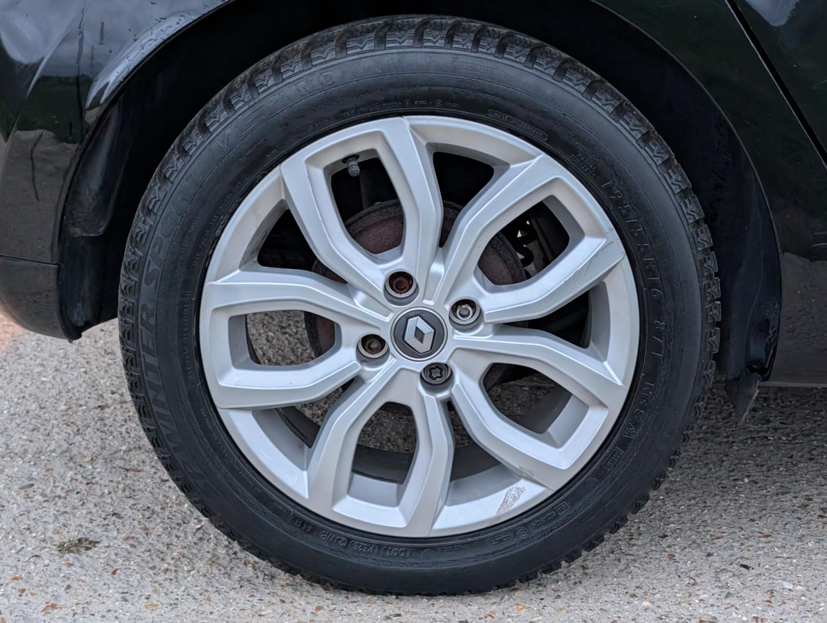 Renault Clio 1.2 16V Dynamique Nav Hatchback 5dr Petrol Manual Euro 6 (75 ps)