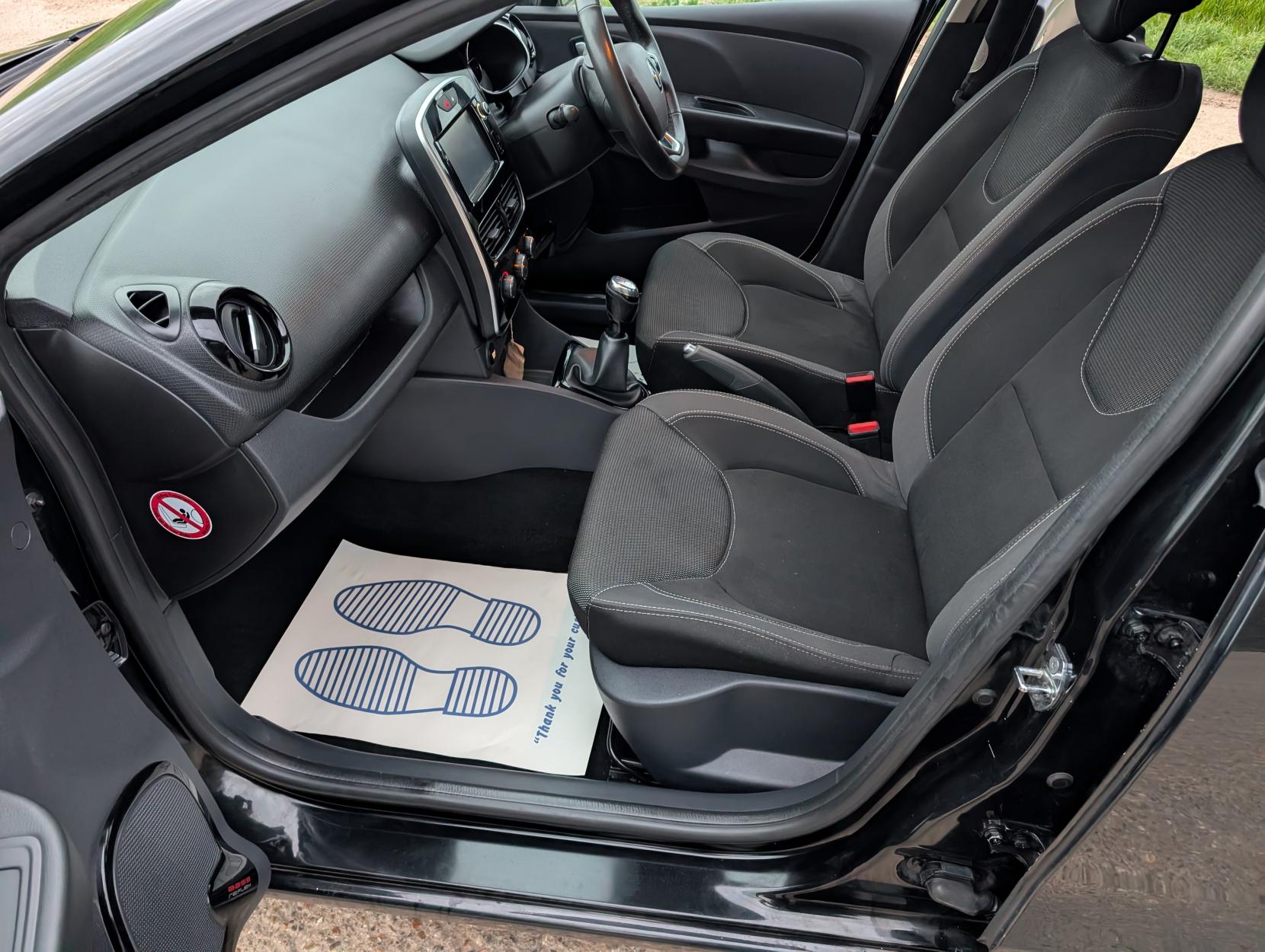 Renault Clio 1.2 16V Dynamique Nav Hatchback 5dr Petrol Manual Euro 6 (75 ps)