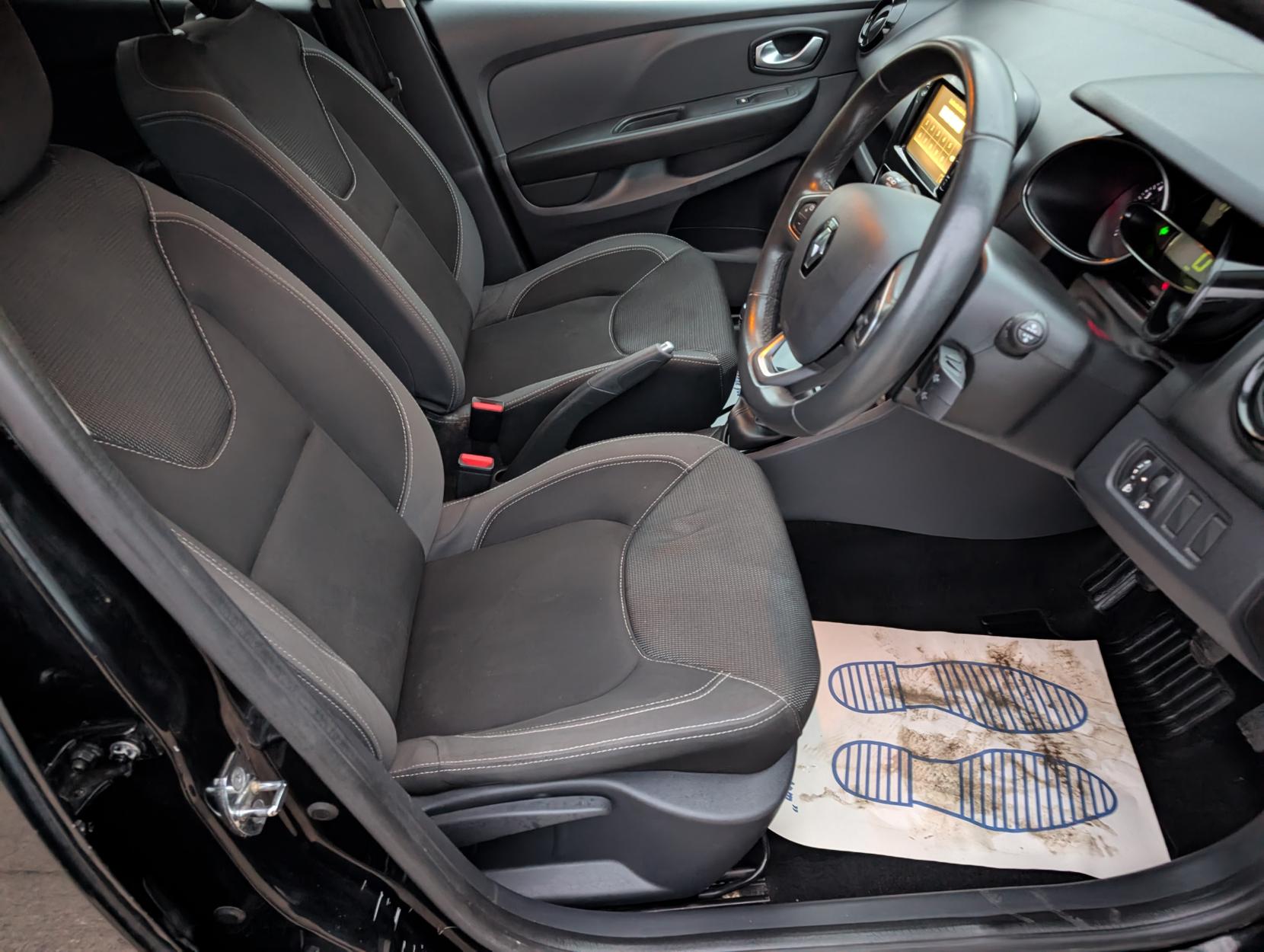 Renault Clio 1.2 16V Dynamique Nav Hatchback 5dr Petrol Manual Euro 6 (75 ps)