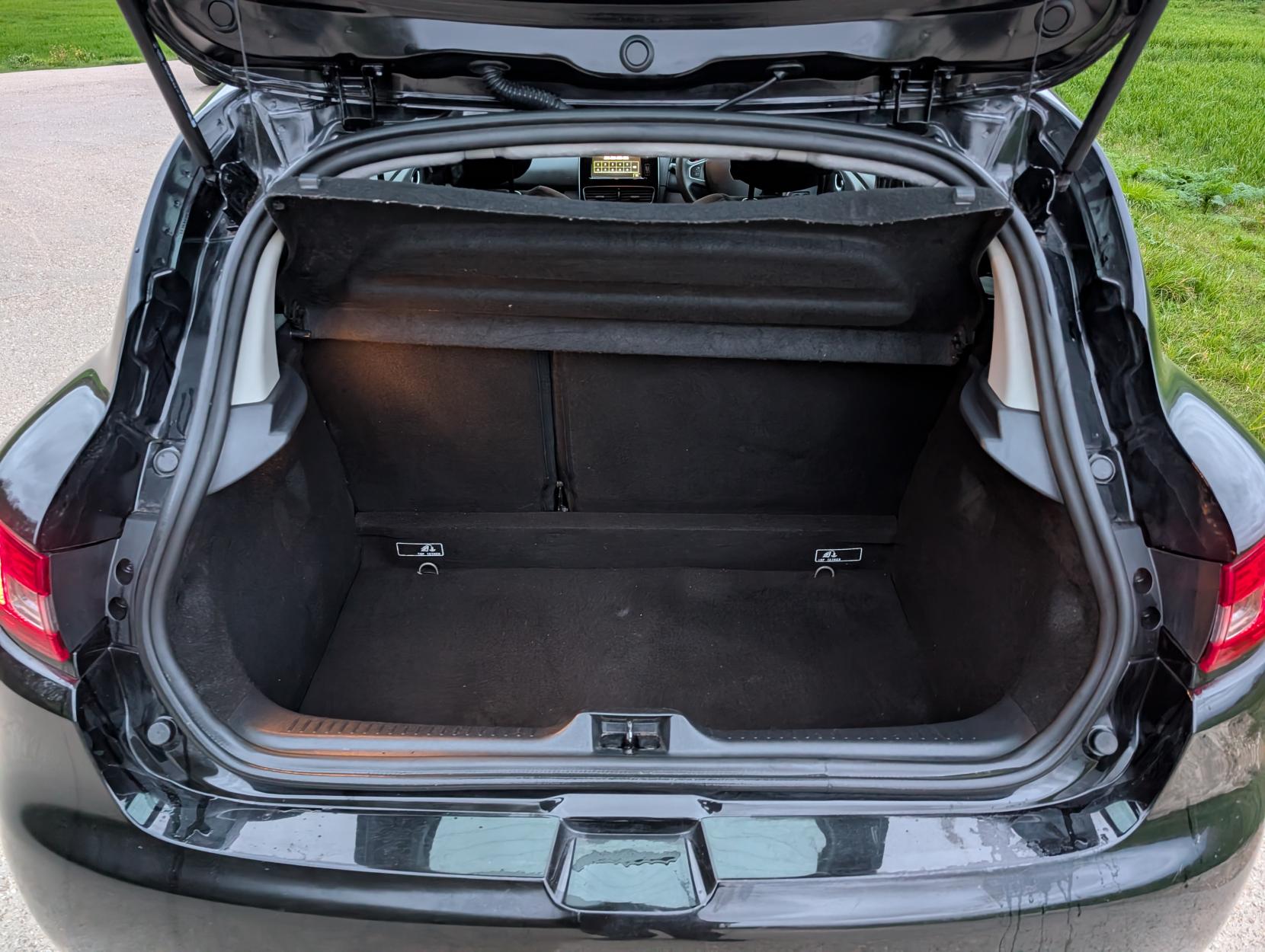 Renault Clio 1.2 16V Dynamique Nav Hatchback 5dr Petrol Manual Euro 6 (75 ps)