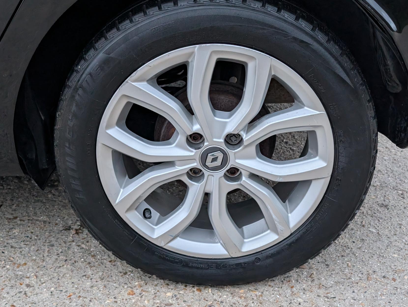 Renault Clio 1.2 16V Dynamique Nav Hatchback 5dr Petrol Manual Euro 6 (75 ps)