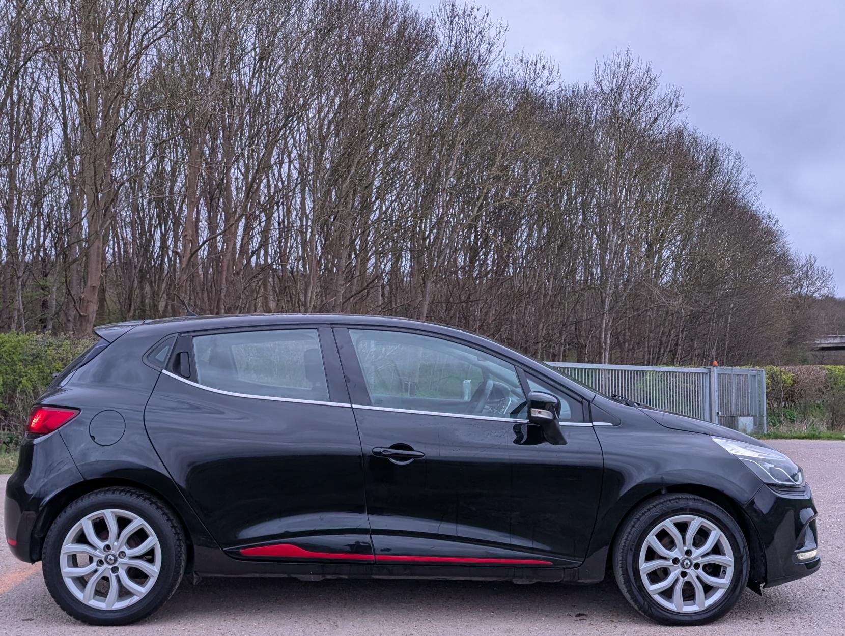 Renault Clio 1.2 16V Dynamique Nav Hatchback 5dr Petrol Manual Euro 6 (75 ps)