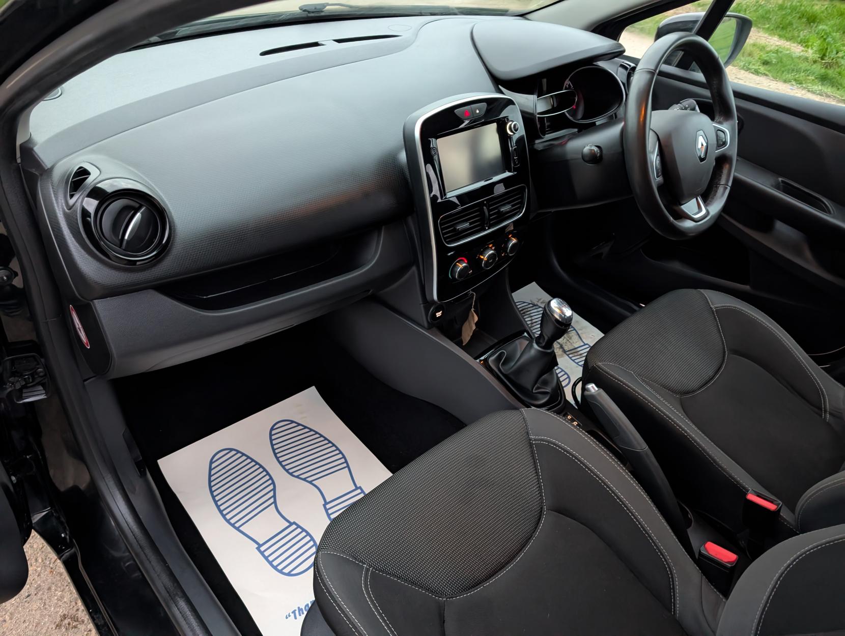 Renault Clio 1.2 16V Dynamique Nav Hatchback 5dr Petrol Manual Euro 6 (75 ps)