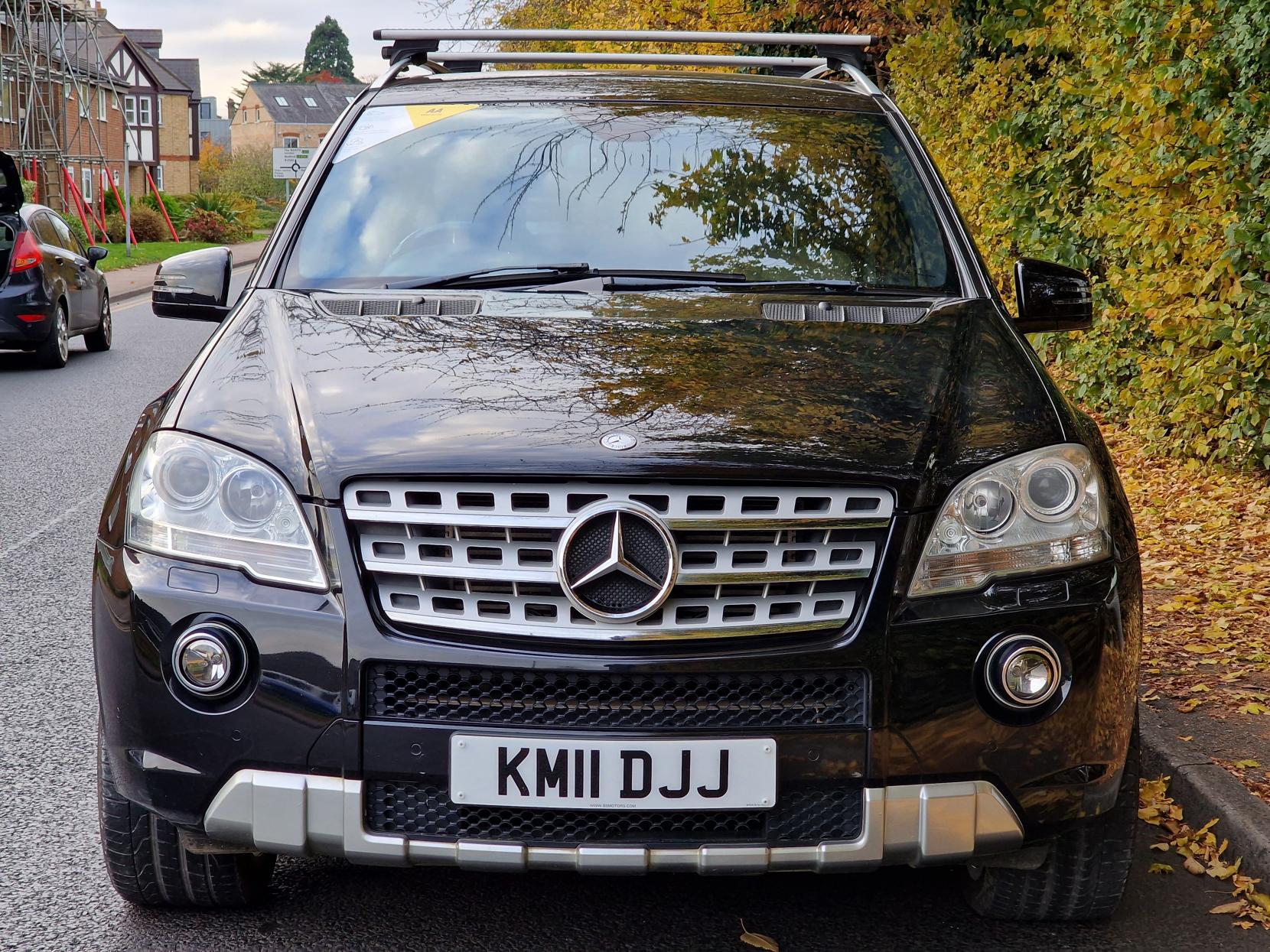 Mercedes-Benz M Class 3.0 ML350 CDI V6 BlueEfficiency Sport SUV 5dr Diesel G-Tronic 4WD Euro 5 (231 ps)