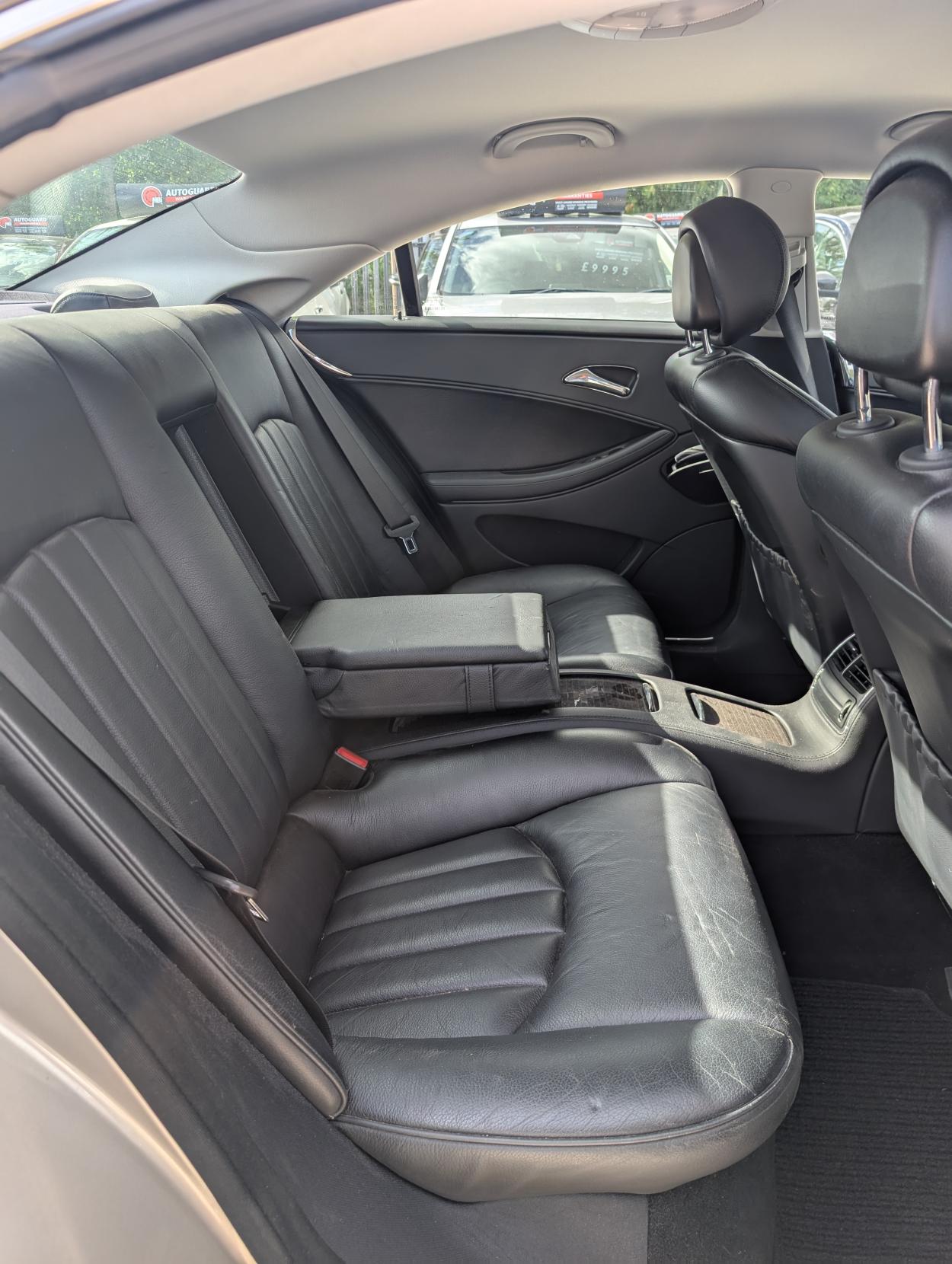 Mercedes-Benz CLS 3.5 CLS350 Coupe 4dr Petrol 7G-Tronic (241 g/km, 272 bhp)