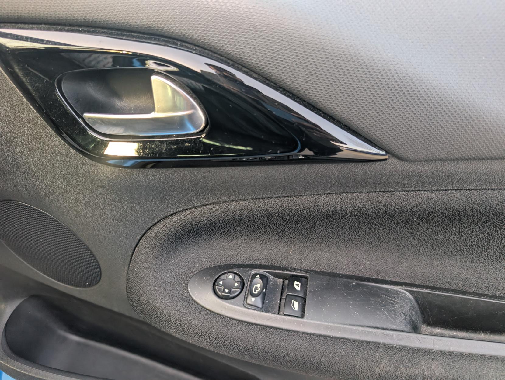 Citroen DS3 1.2 PureTech DStyle Plus Hatchback 3dr Petrol Manual Euro 6 (s/s) (110 ps)