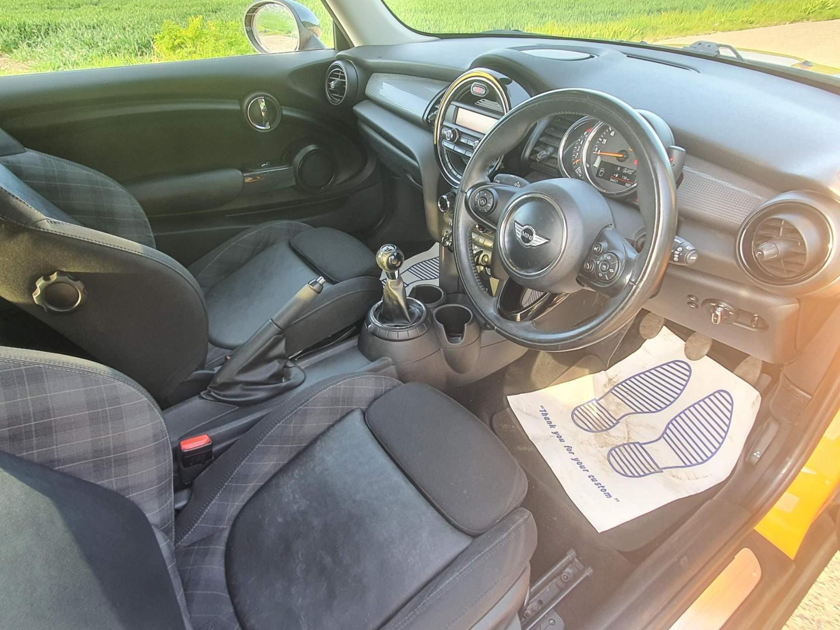 MINI Hatch 1.5 Cooper D Hatchback 3dr Diesel Manual Euro 6 (s/s) (116 ps)