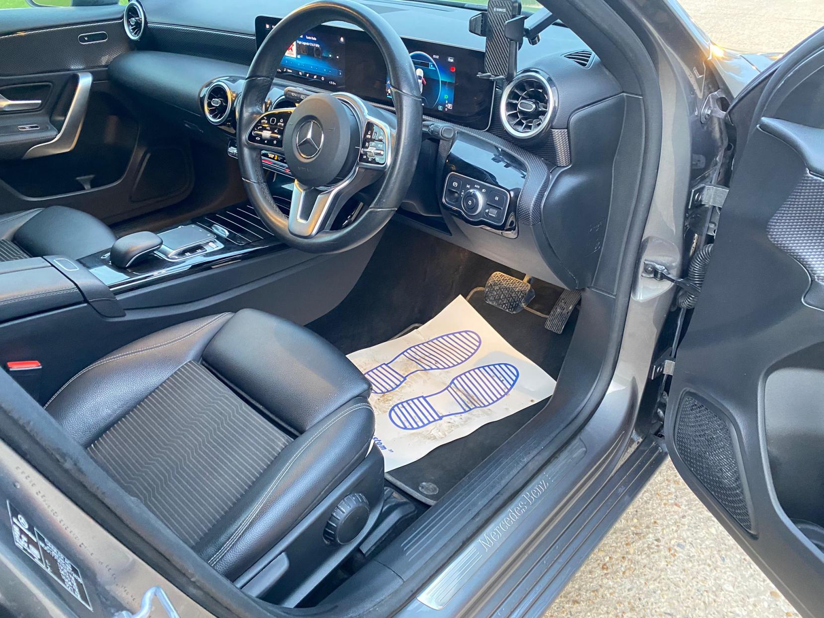 Mercedes-Benz A Class 1.5 A180d Sport (Executive) Hatchback 5dr Diesel 7G-DCT Euro 6 (s/s) (116 ps)