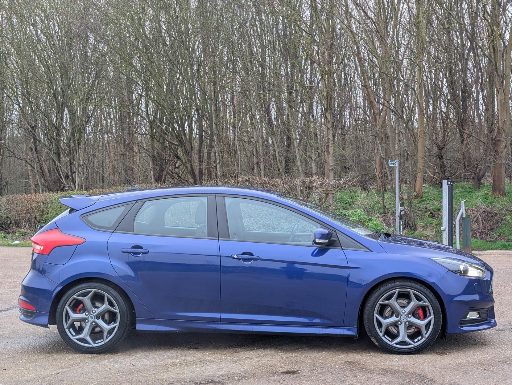 Ford Focus 2.0 TDCi ST-3 Hatchback 5dr Diesel Manual Euro 6 (s/s) (185 ps)