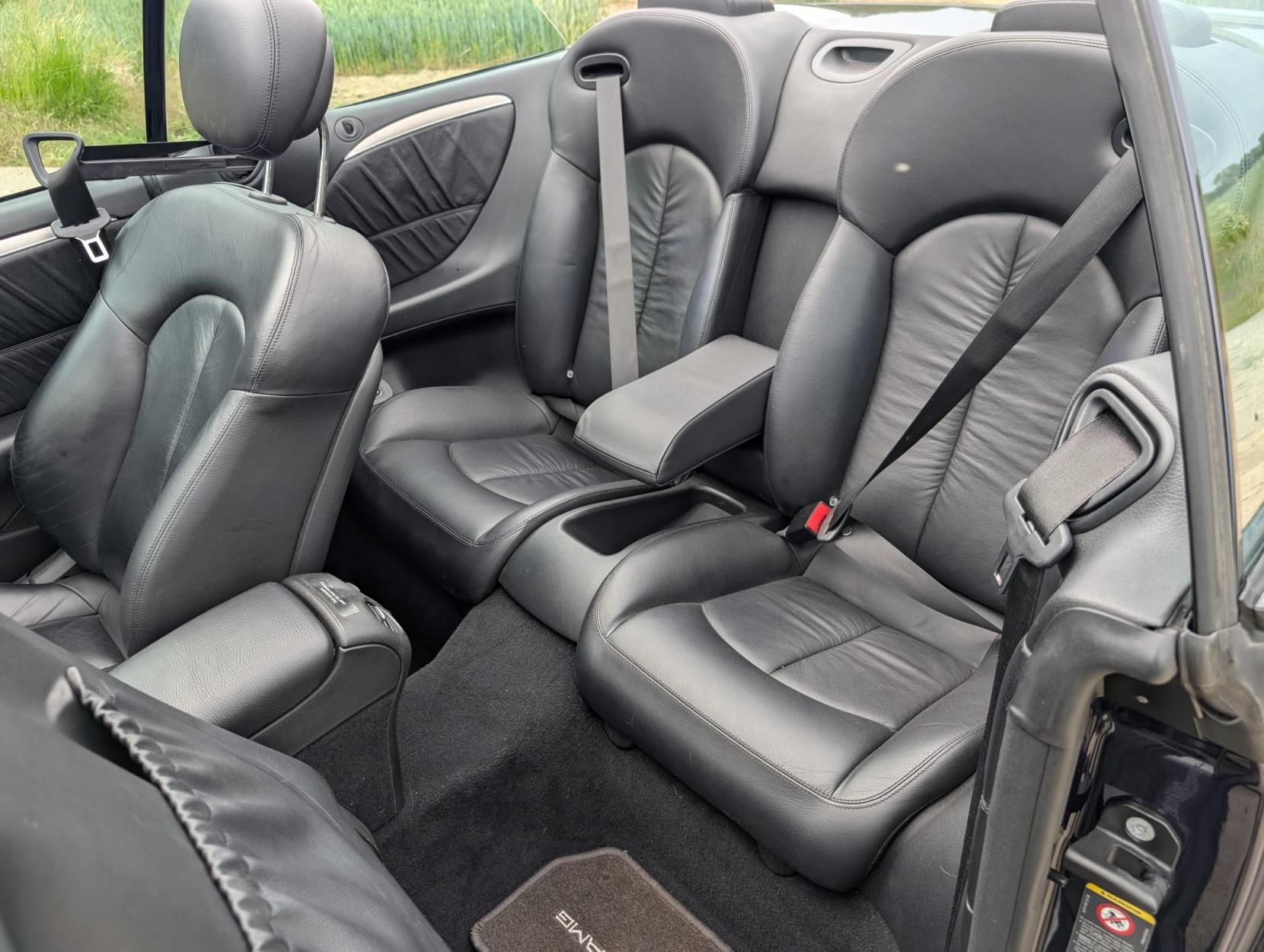 Mercedes-Benz CLK 3.5 CLK350 Sport Cabriolet 2dr Petrol 7G-Tronic (244 g/km, 272 bhp)