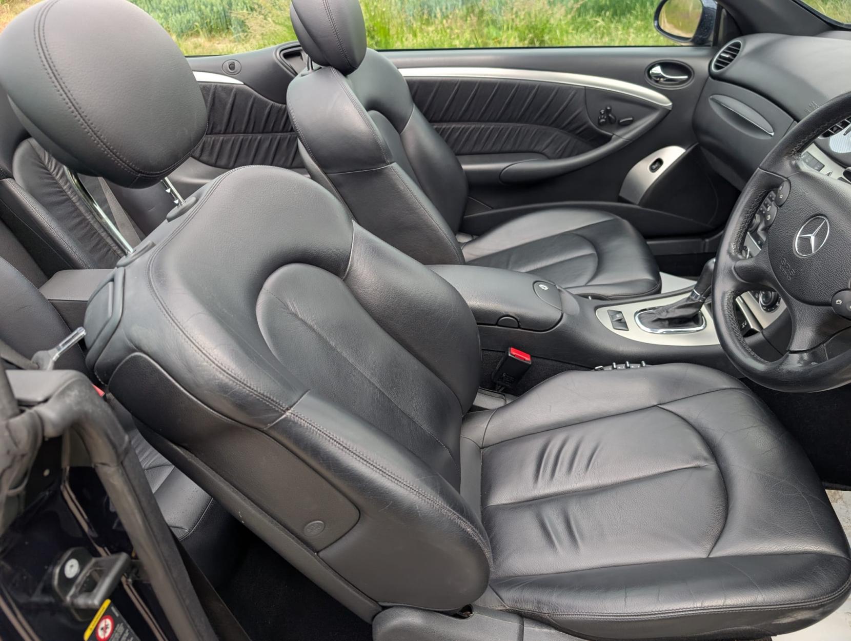 Mercedes-Benz CLK 3.5 CLK350 Sport Cabriolet 2dr Petrol 7G-Tronic (244 g/km, 272 bhp)