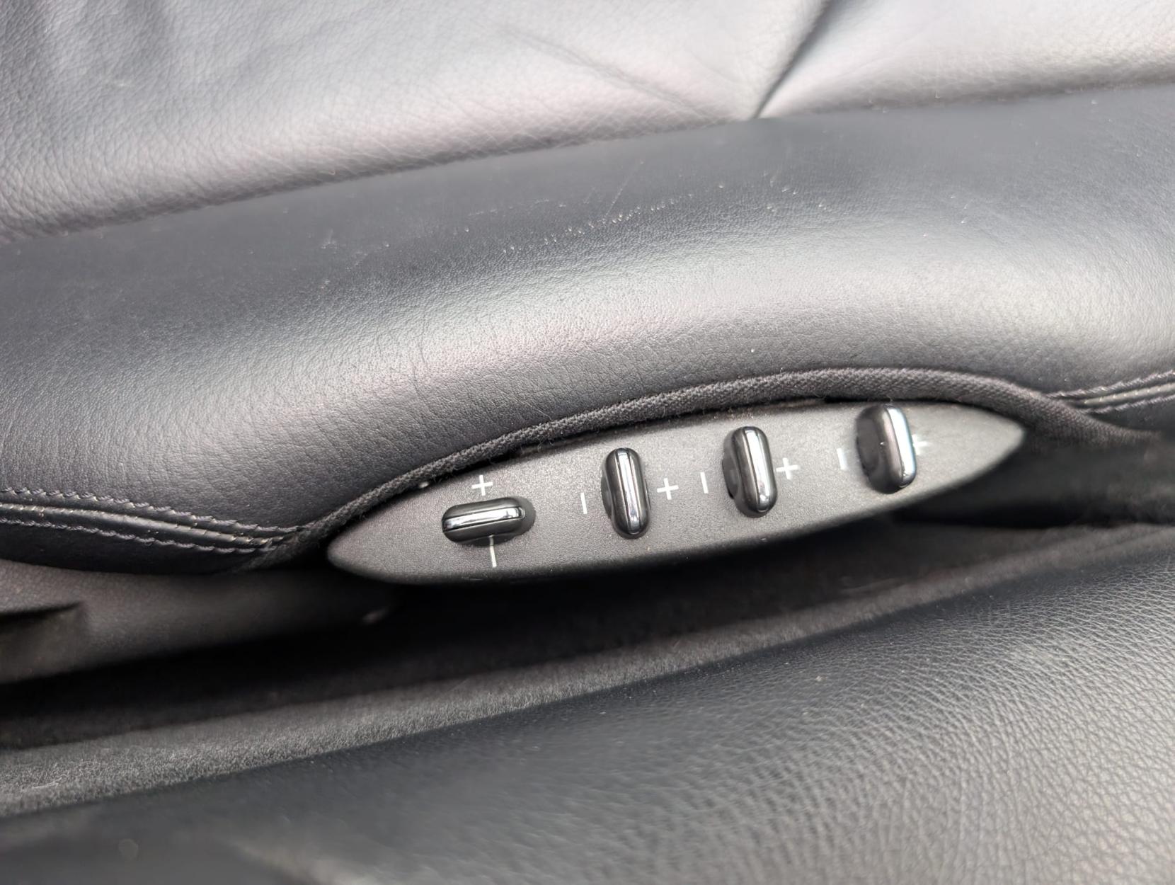 Mercedes-Benz CLK 3.5 CLK350 Sport Cabriolet 2dr Petrol 7G-Tronic (244 g/km, 272 bhp)
