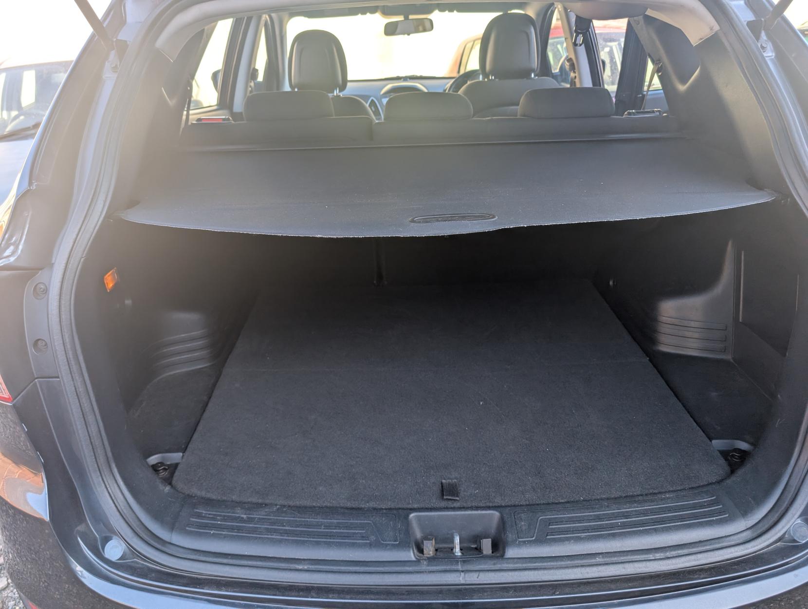 Hyundai ix35 2.0 CRDi Style SUV 5dr Diesel Manual 4WD Euro 5 (134 bhp)