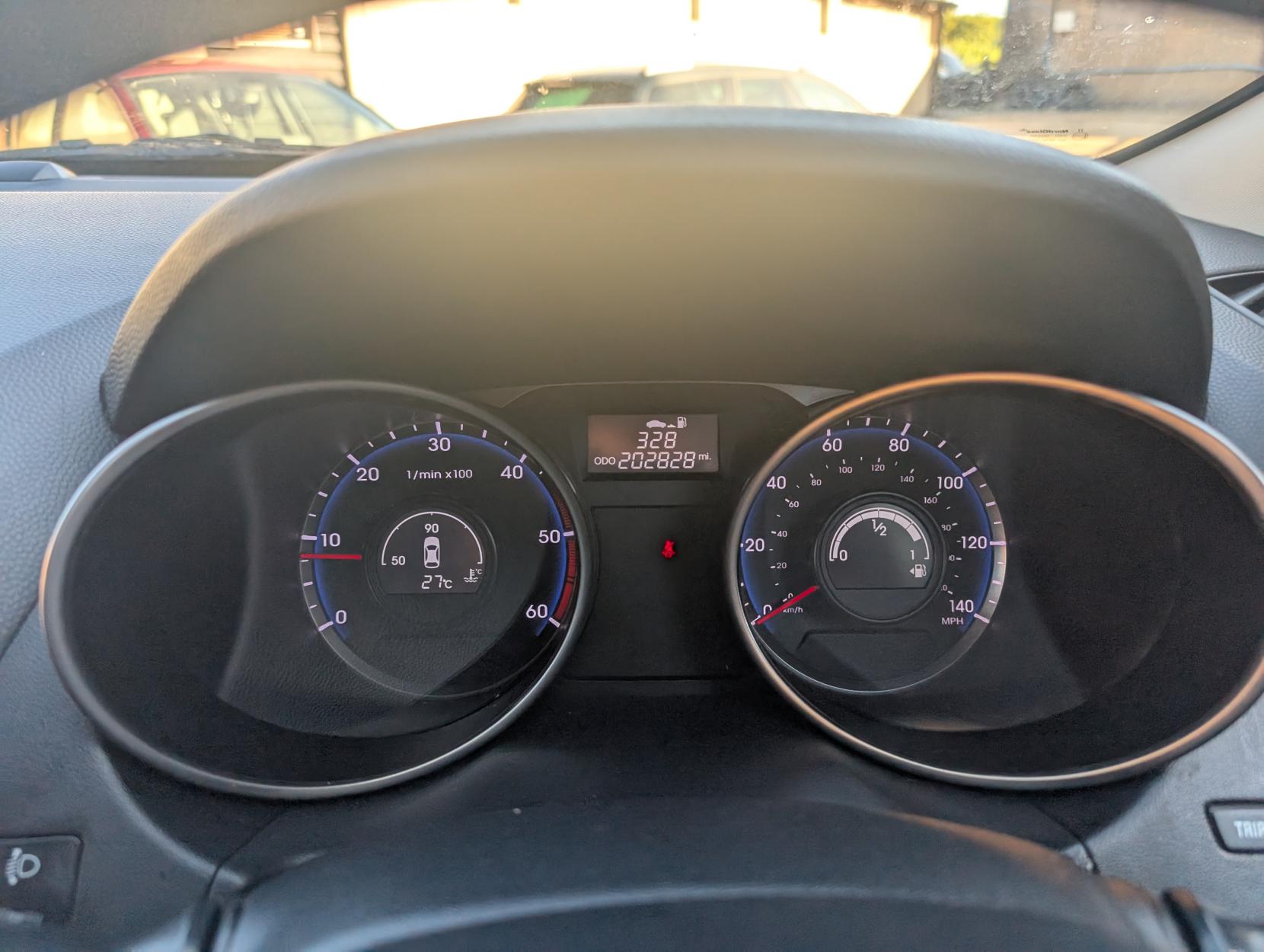 Hyundai ix35 2.0 CRDi Style SUV 5dr Diesel Manual 4WD Euro 5 (134 bhp)