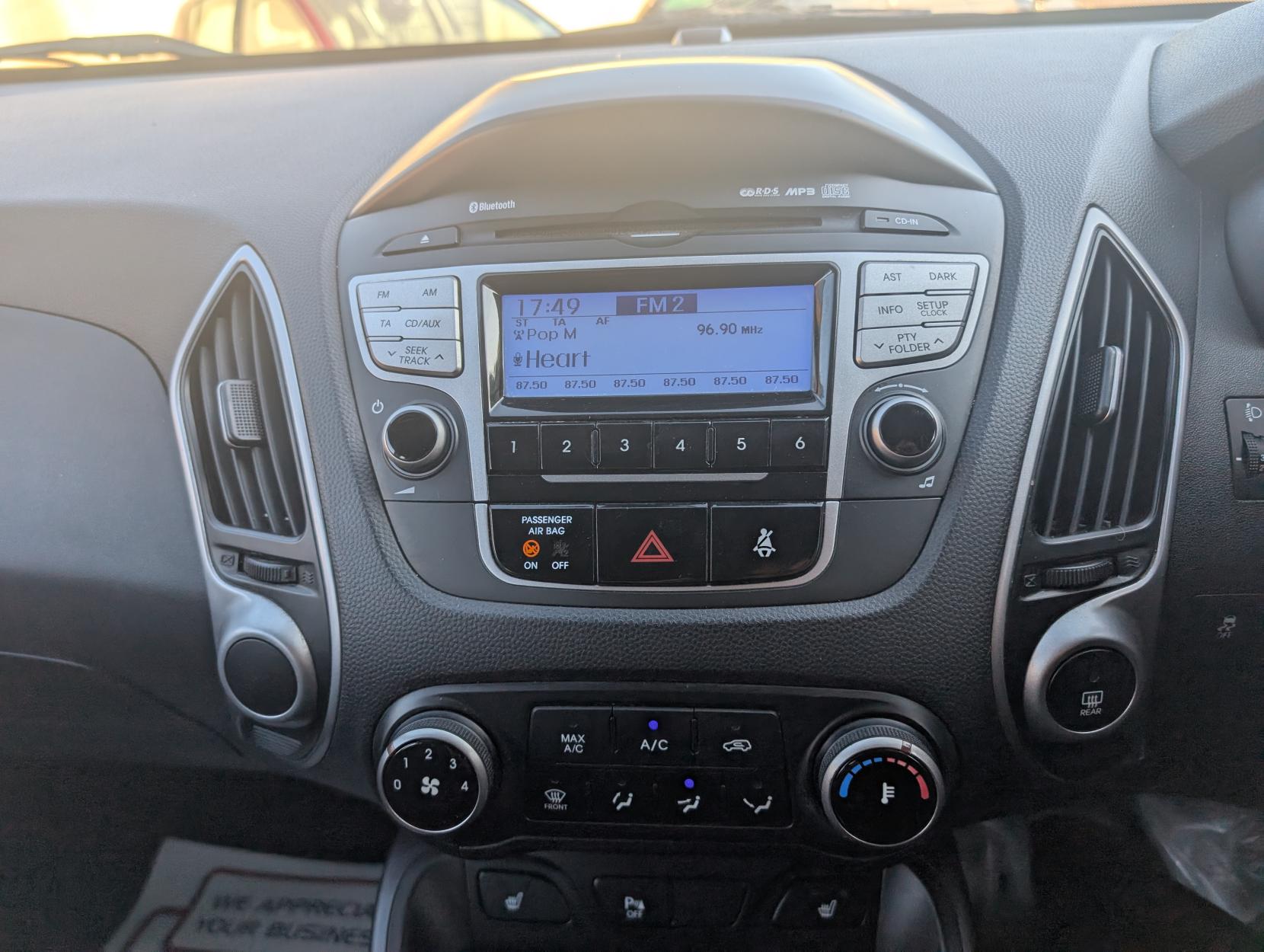 Hyundai ix35 2.0 CRDi Style SUV 5dr Diesel Manual 4WD Euro 5 (134 bhp)
